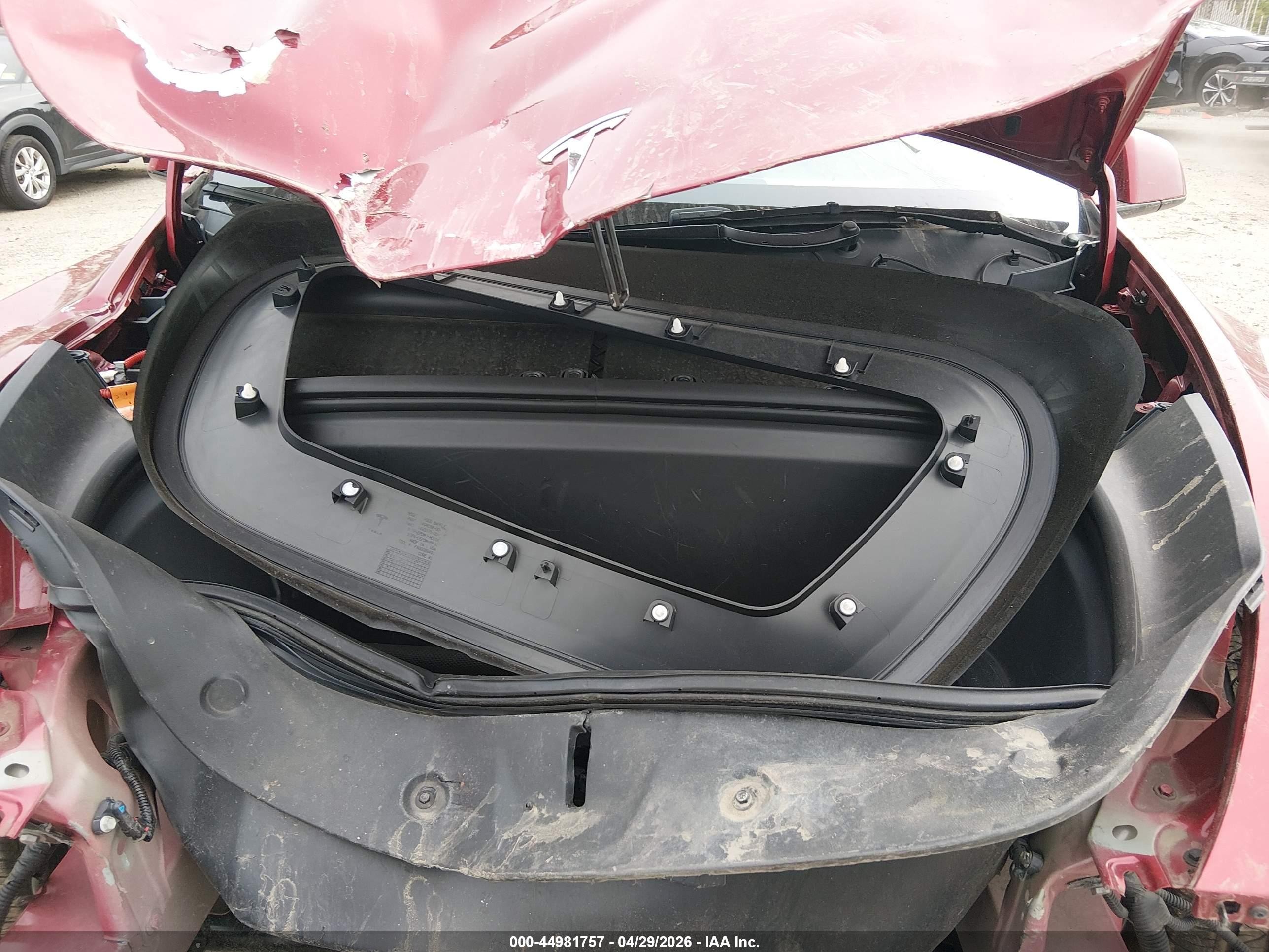 2024 Tesla Model Y Long Range Dual Motor All-wheel Drive Красный vin: 7SAYGDEE5RA269524