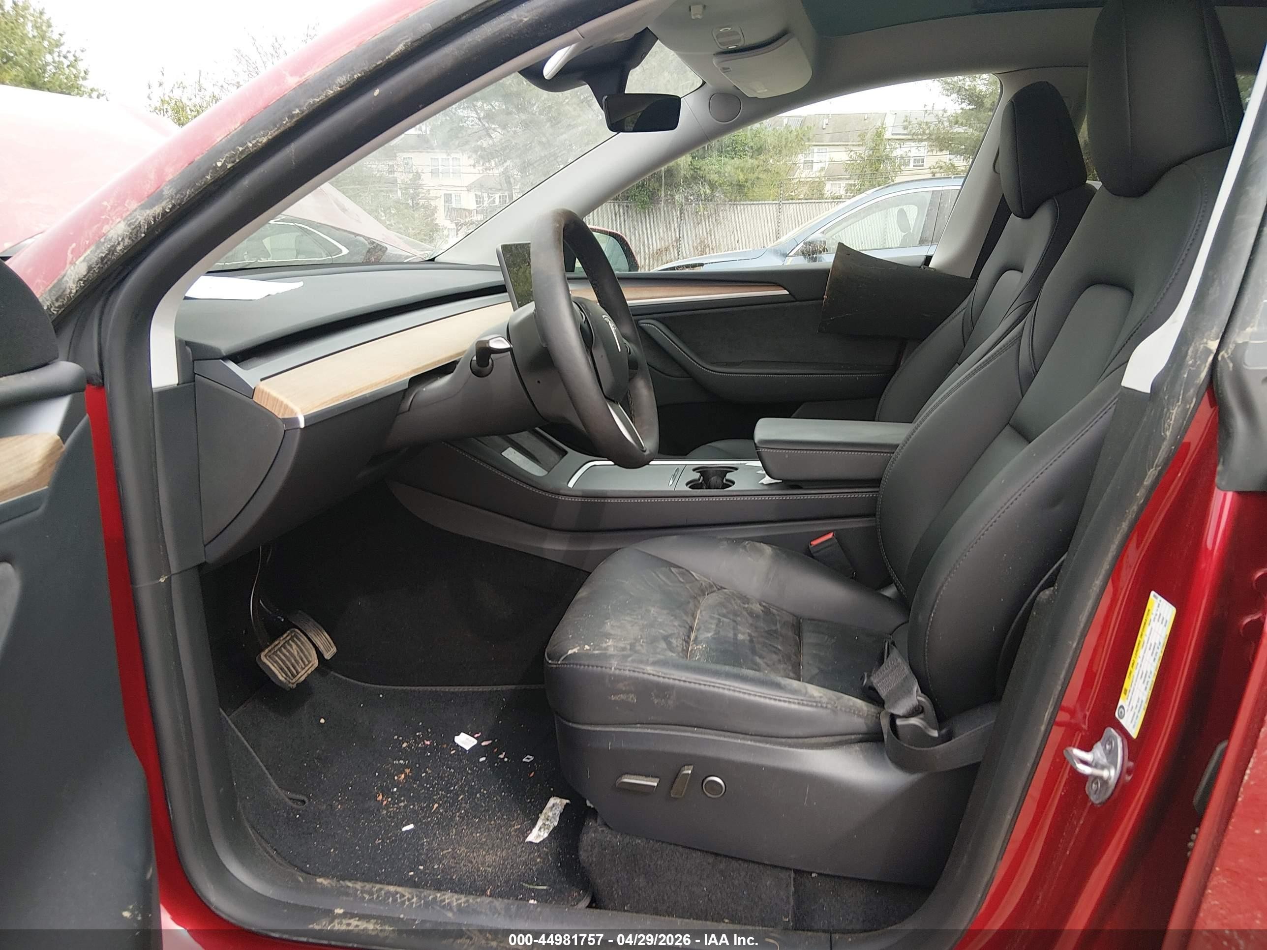 2024 Tesla Model Y Long Range Dual Motor All-wheel Drive Красный vin: 7SAYGDEE5RA269524