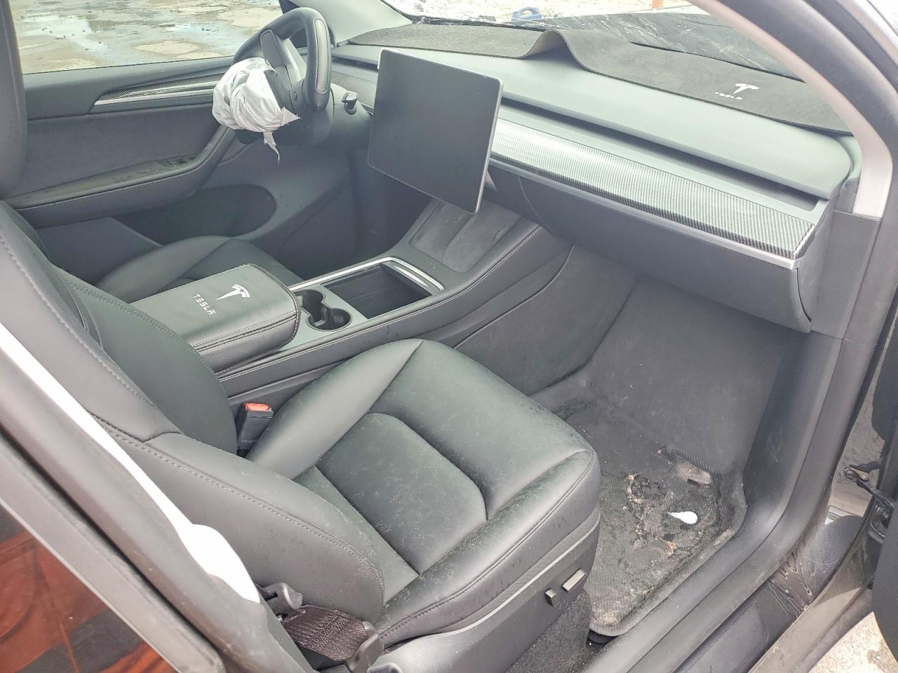 2024 Tesla Model Y Gray vin: 7SAYGDEE5RA295475