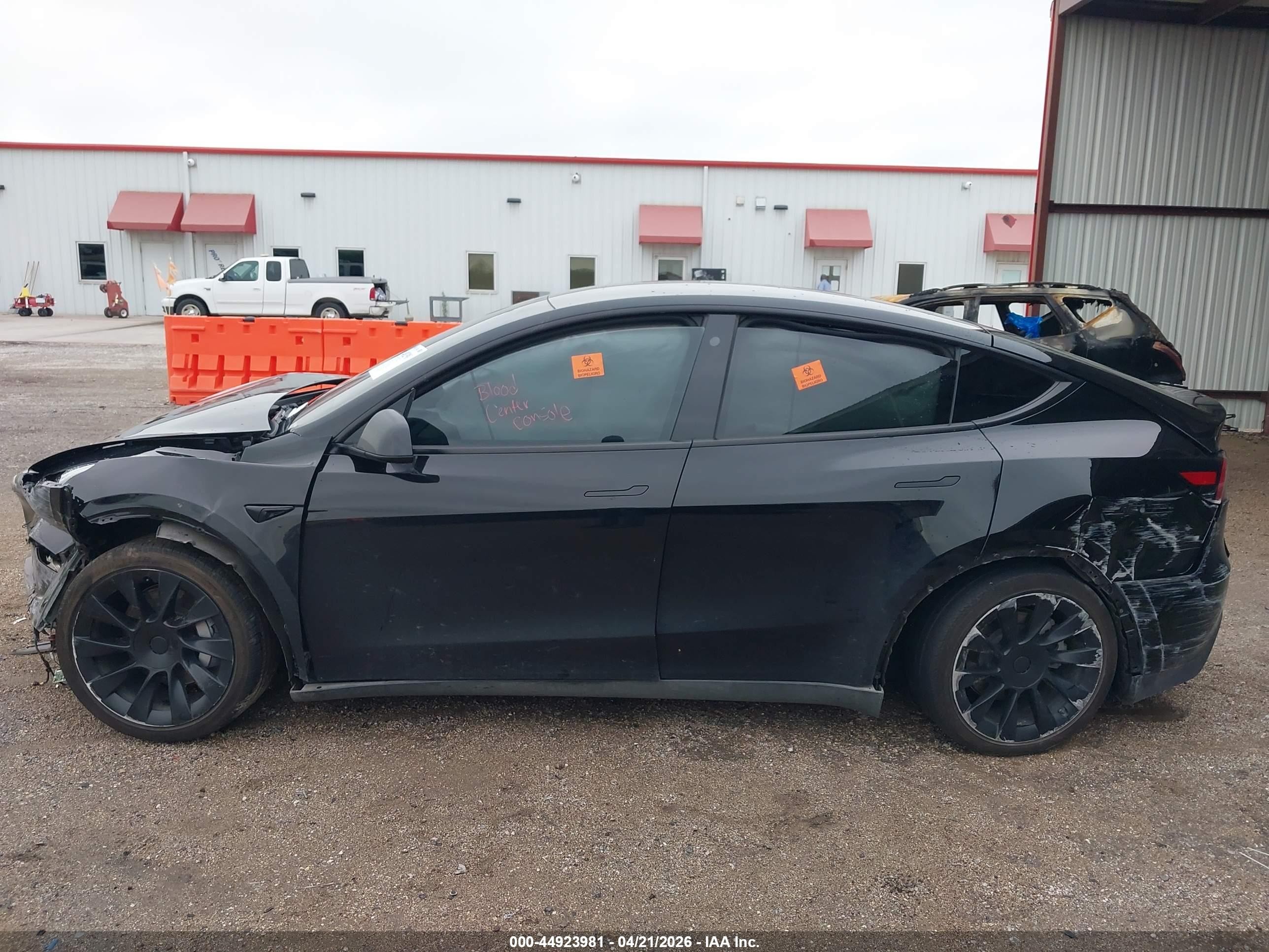 2022 Tesla Model Y Long Range Dual Motor All-wheel Drive Черный vin: 7SAYGDEE6NA001723