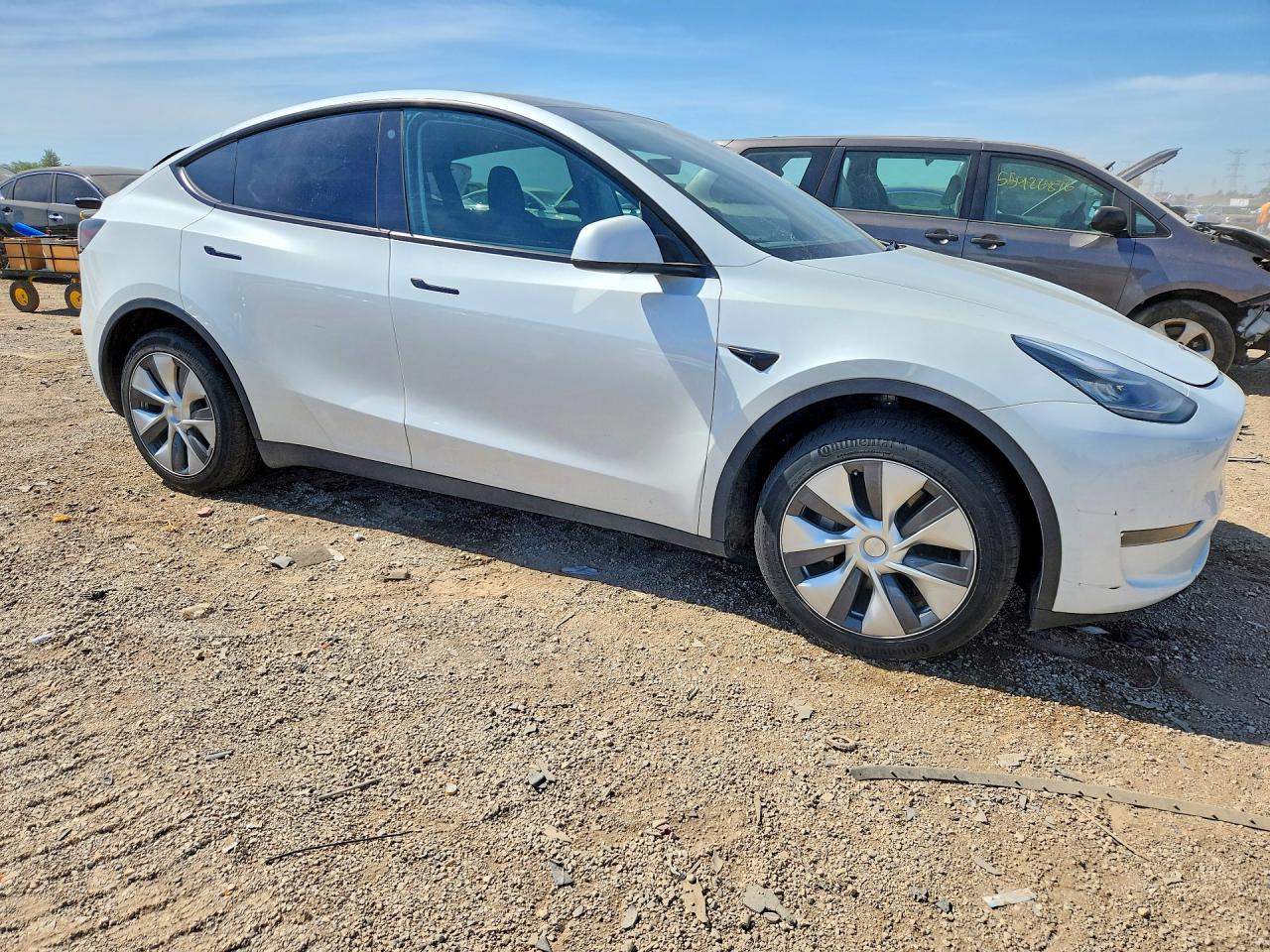 2023 Tesla Model Y White vin: 7SAYGDEE6PA041741