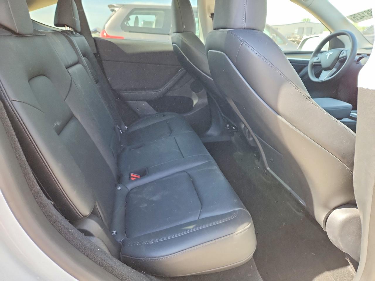 2023 Tesla Model Y White vin: 7SAYGDEE6PA041741