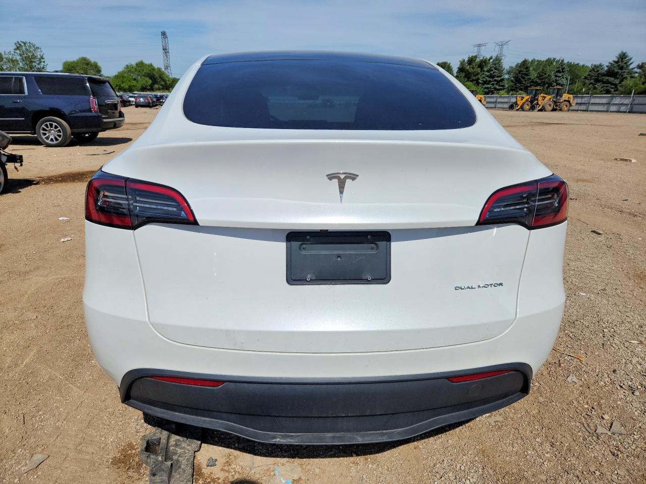 2023 Tesla Model Y White vin: 7SAYGDEE6PA041741