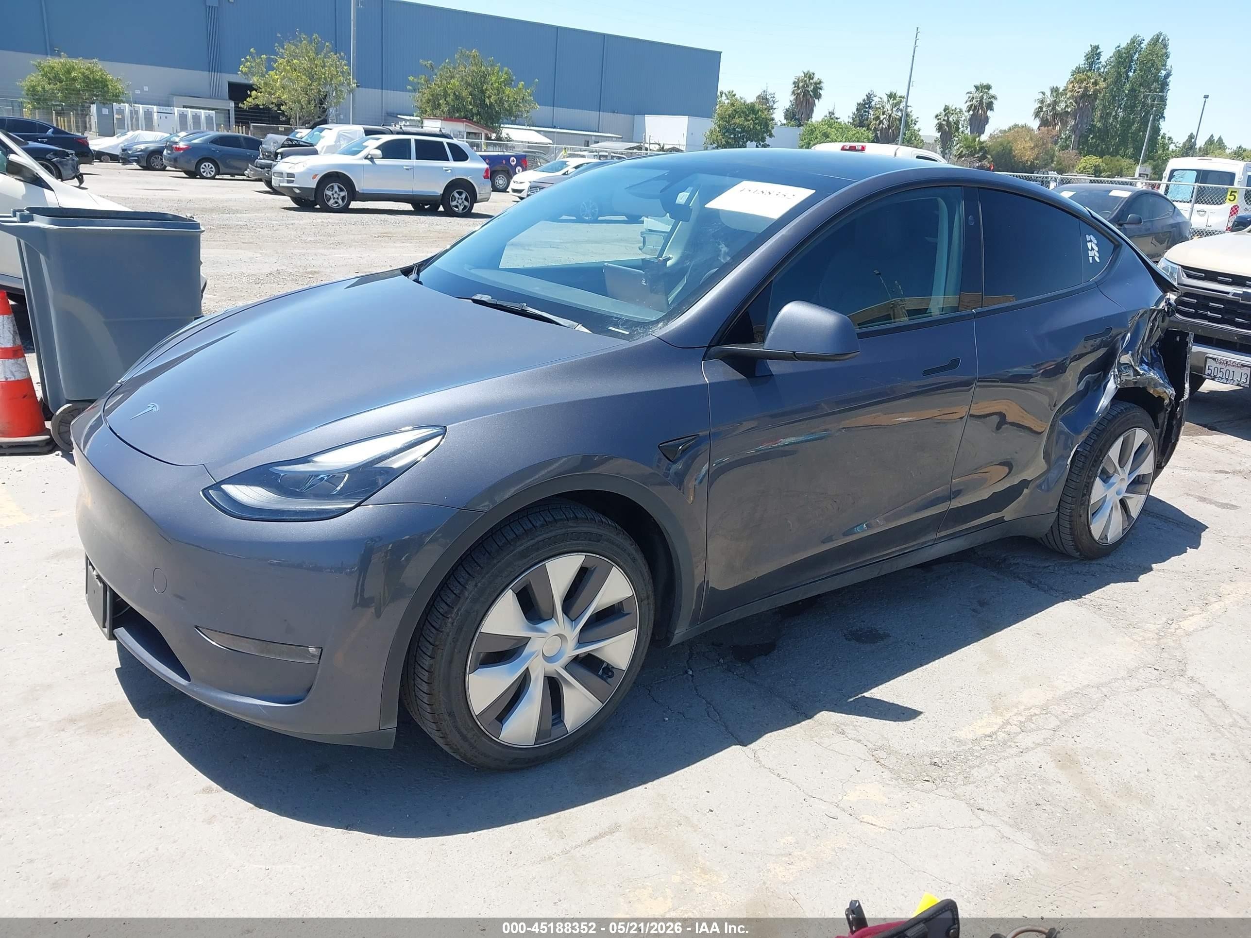 2023 Tesla Model Y Awd/long Range Dual Motor All-wheel Drive Gray vin: 7SAYGDEE6PF926881