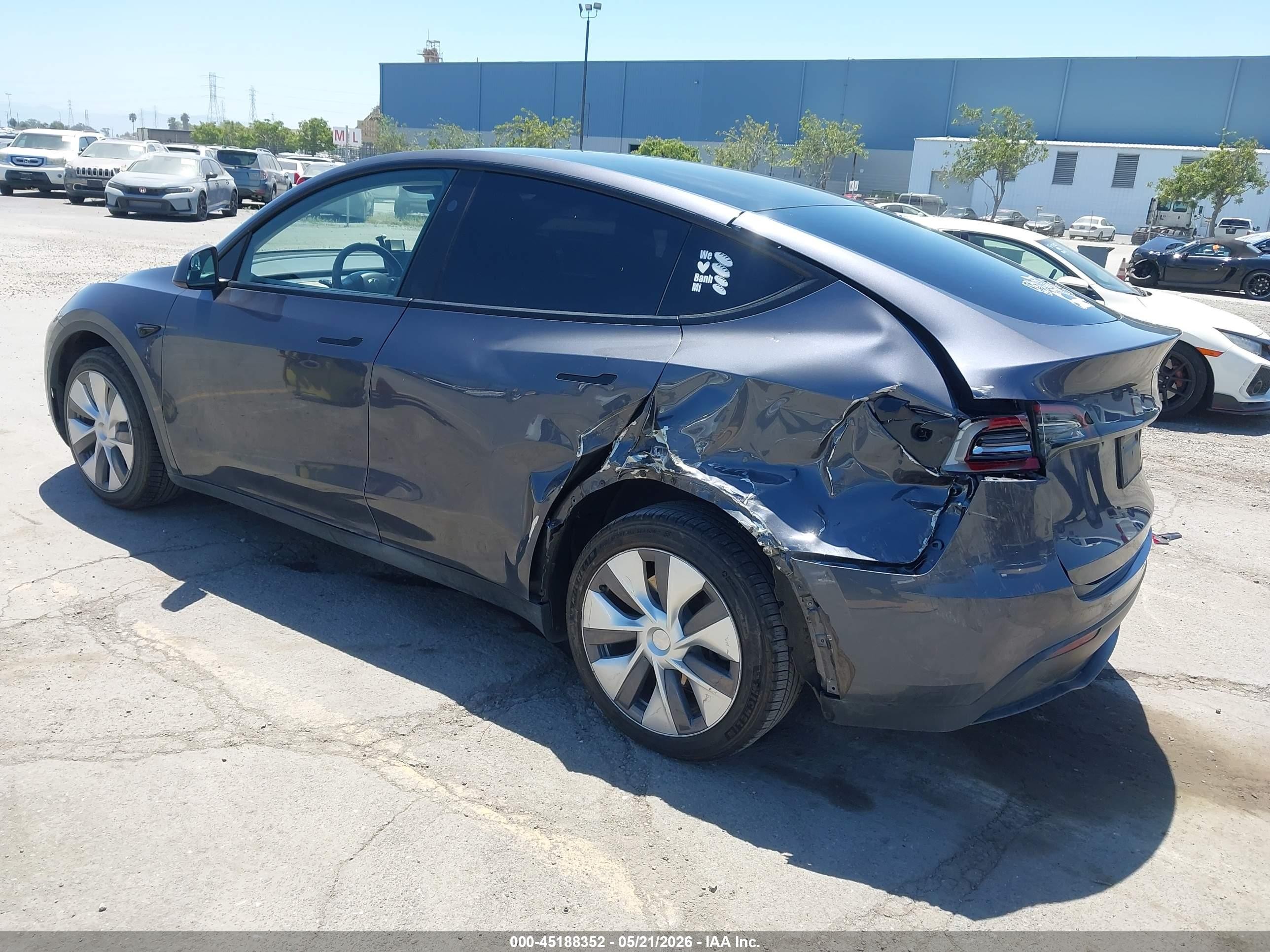 2023 Tesla Model Y Awd/long Range Dual Motor All-wheel Drive Gray vin: 7SAYGDEE6PF926881