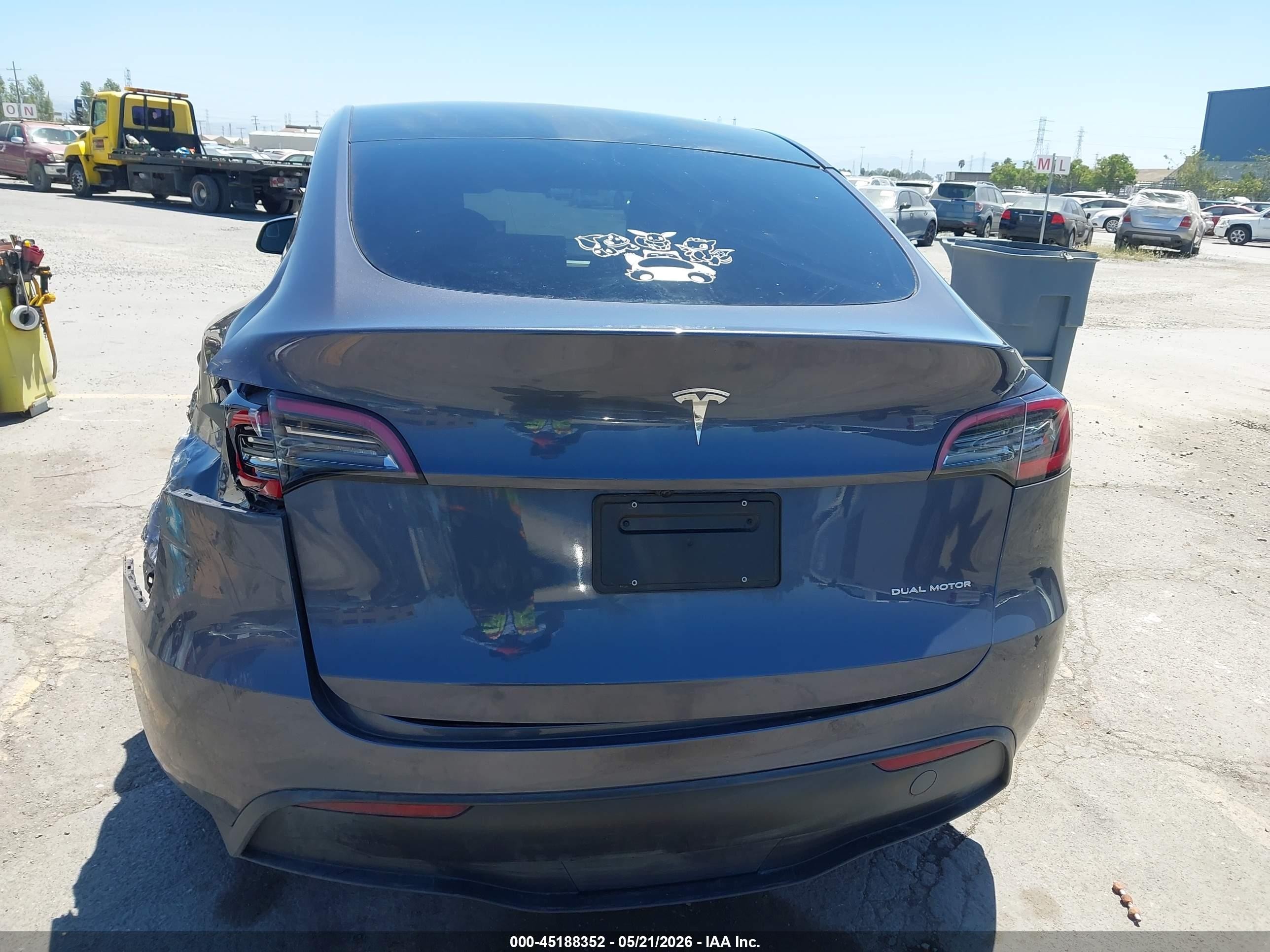 2023 Tesla Model Y Awd/long Range Dual Motor All-wheel Drive Gray vin: 7SAYGDEE6PF926881