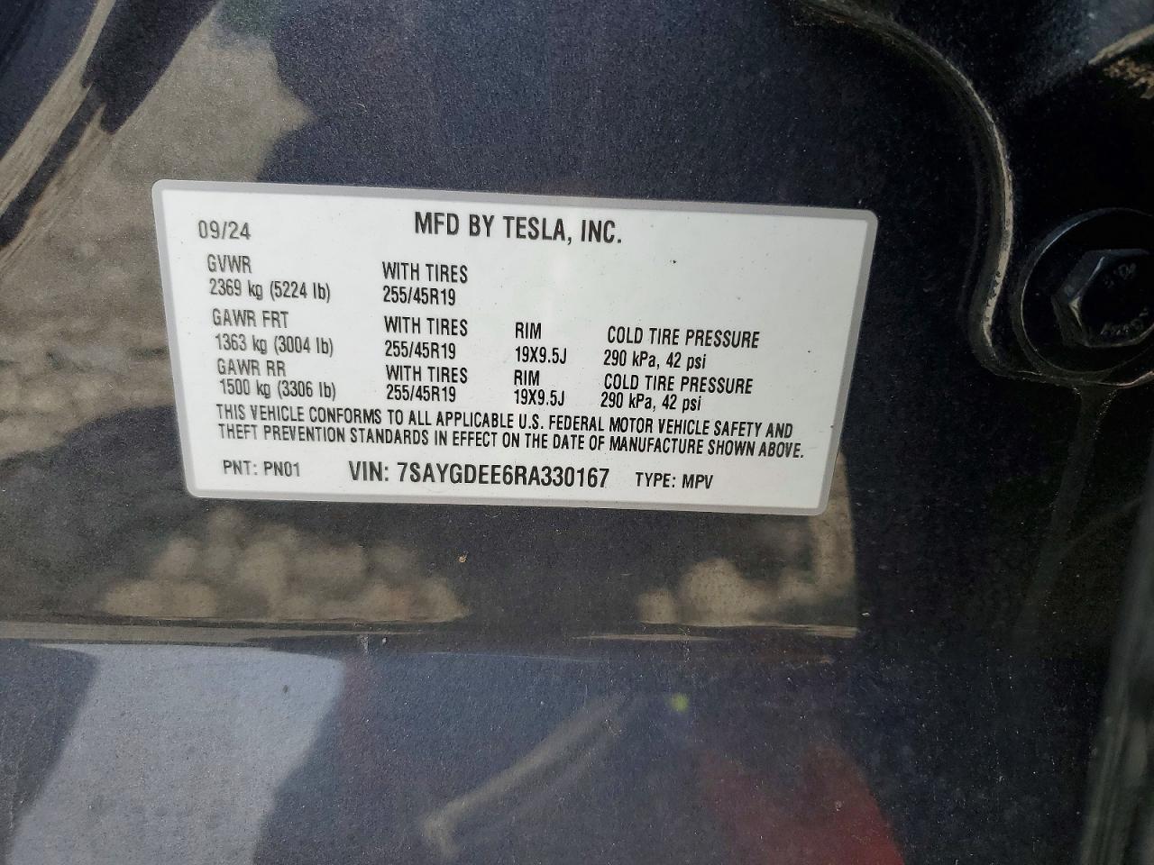 2024 Tesla Model Y Gray vin: 7SAYGDEE6RA330167