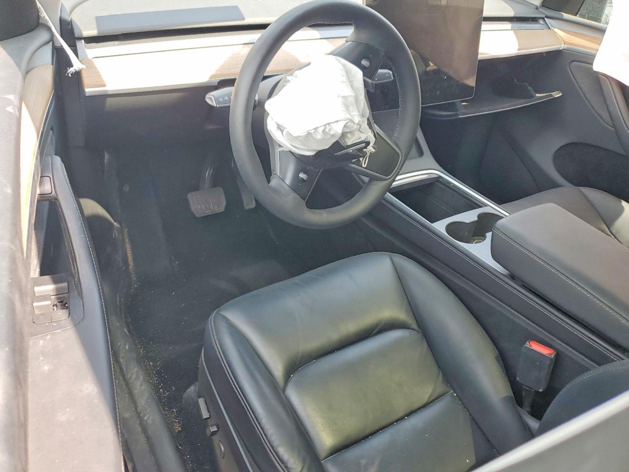 2024 Tesla Model Y Gray vin: 7SAYGDEE6RA330167