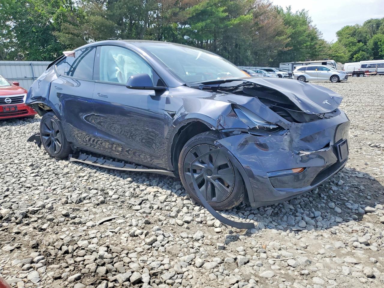 2024 Tesla Model Y Gray vin: 7SAYGDEE6RA330167