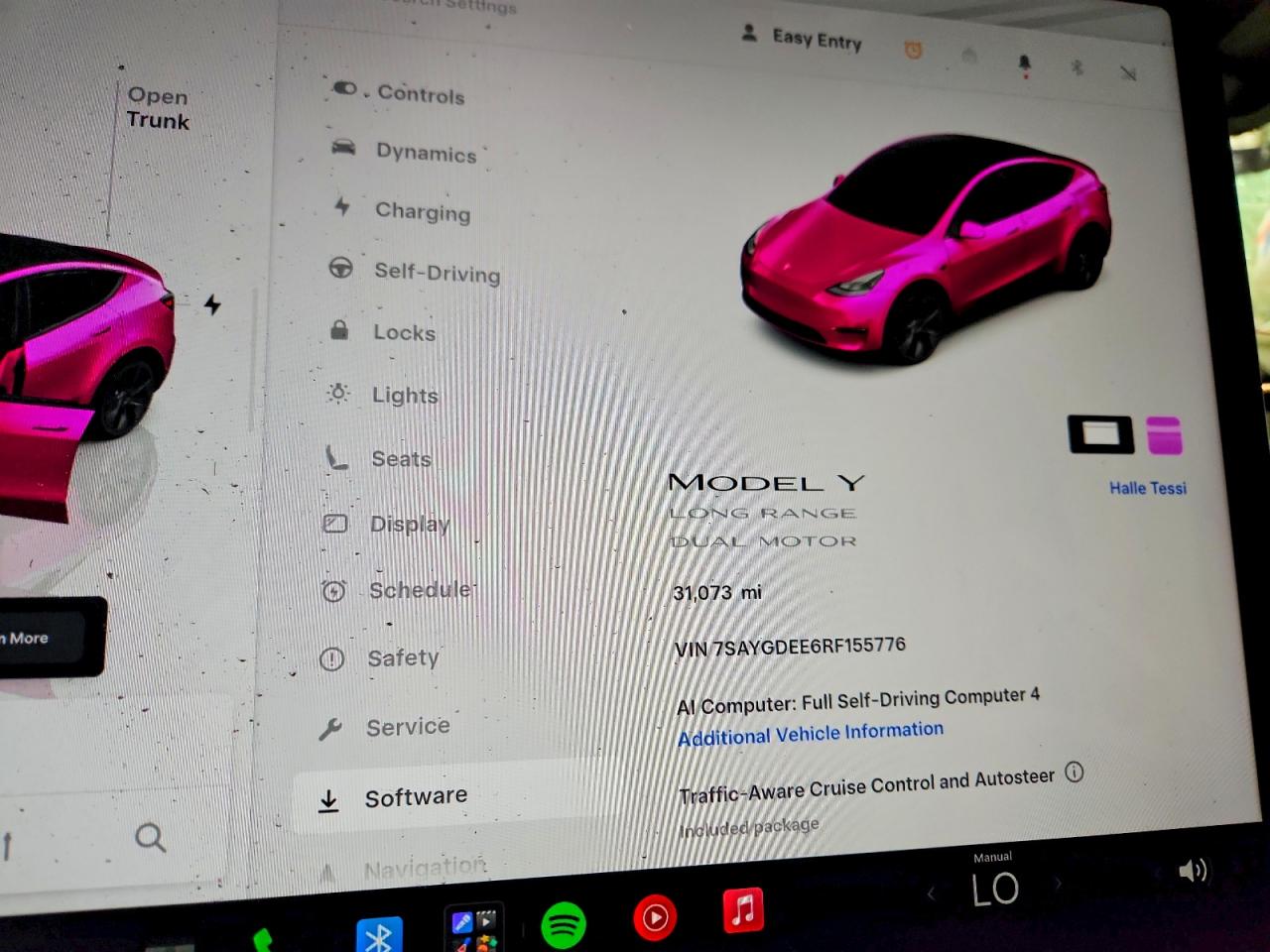 2024 Tesla Model Y Blue vin: 7SAYGDEE6RF155776