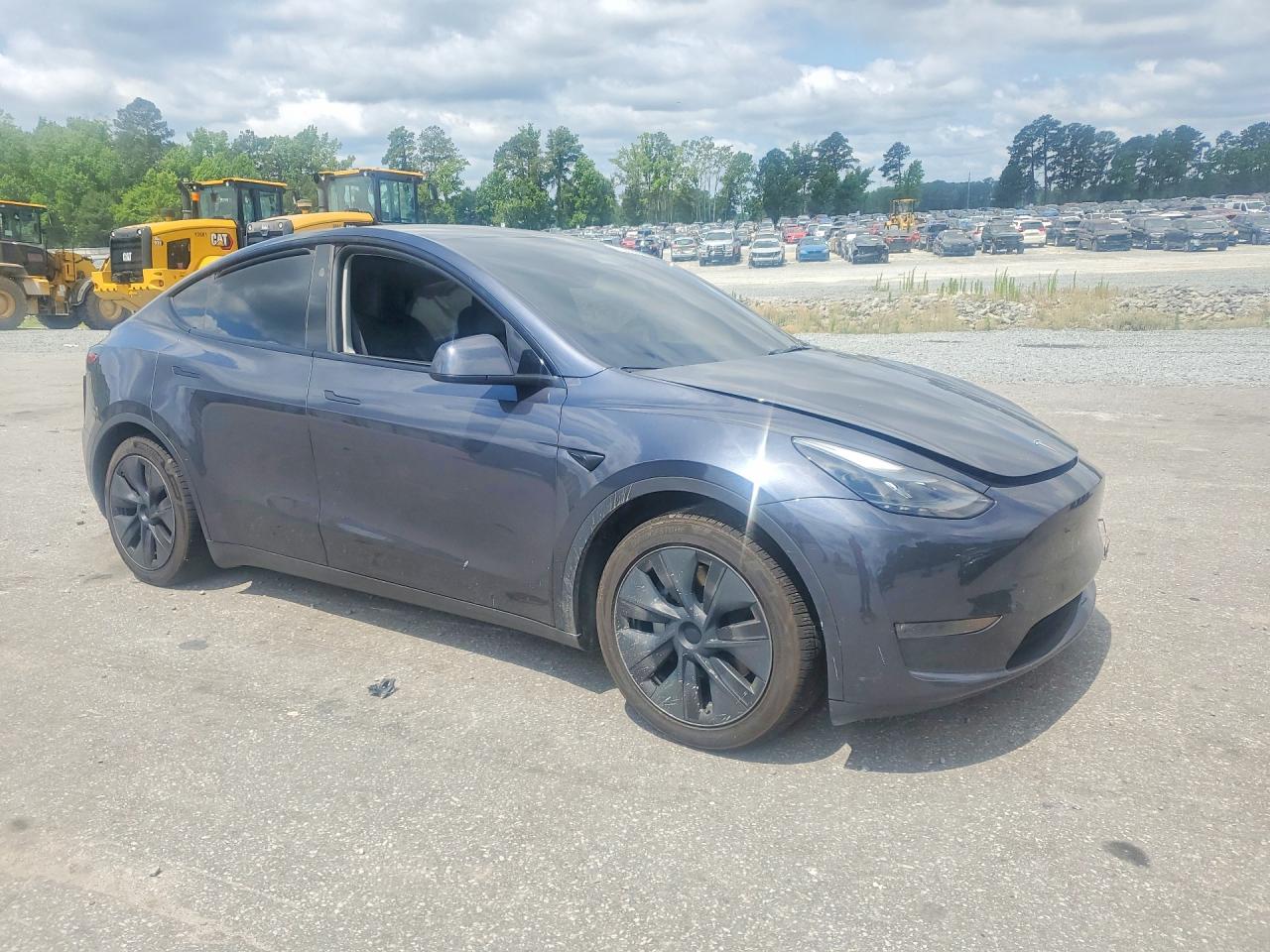 2025 Tesla Model Y Gray vin: 7SAYGDEE6SA360291