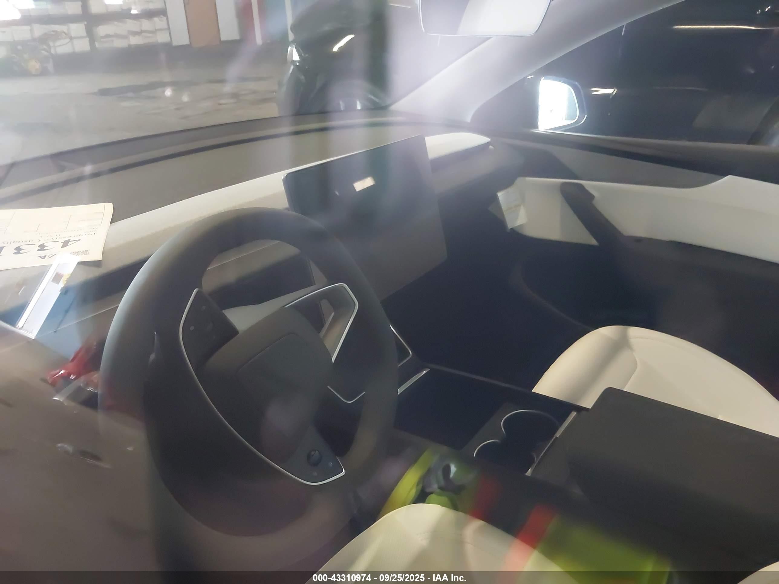 2026 Tesla Model Y Long Range Dual Motor All-wheel Drive/long Range Launch Series Синий vin: 7SAYGDEE6TF367312