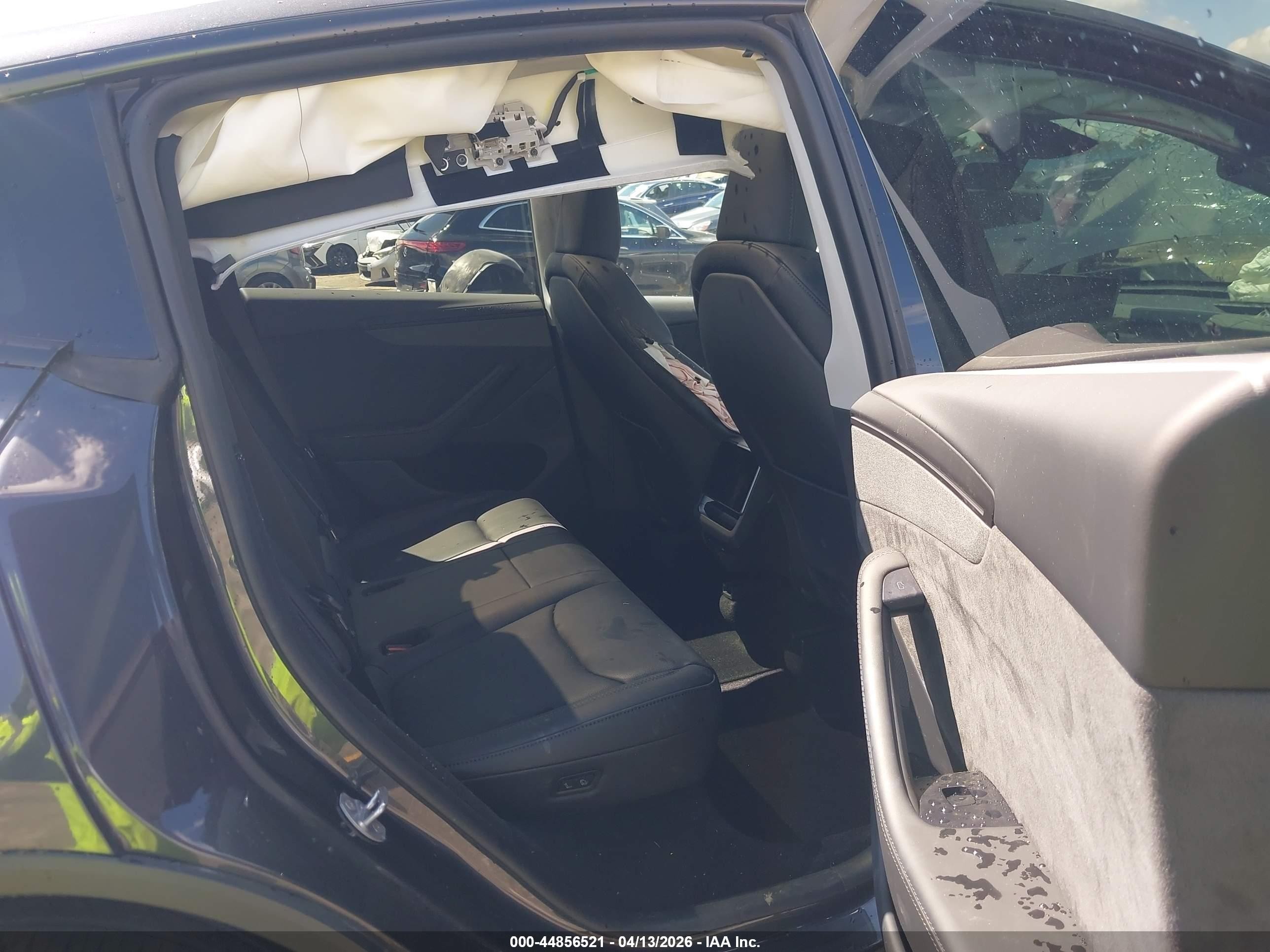 2026 Tesla Model Y All-wheel Drive/long Range Launch Series/premium All-wheel Drive Gray vin: 7SAYGDEE6TF571317