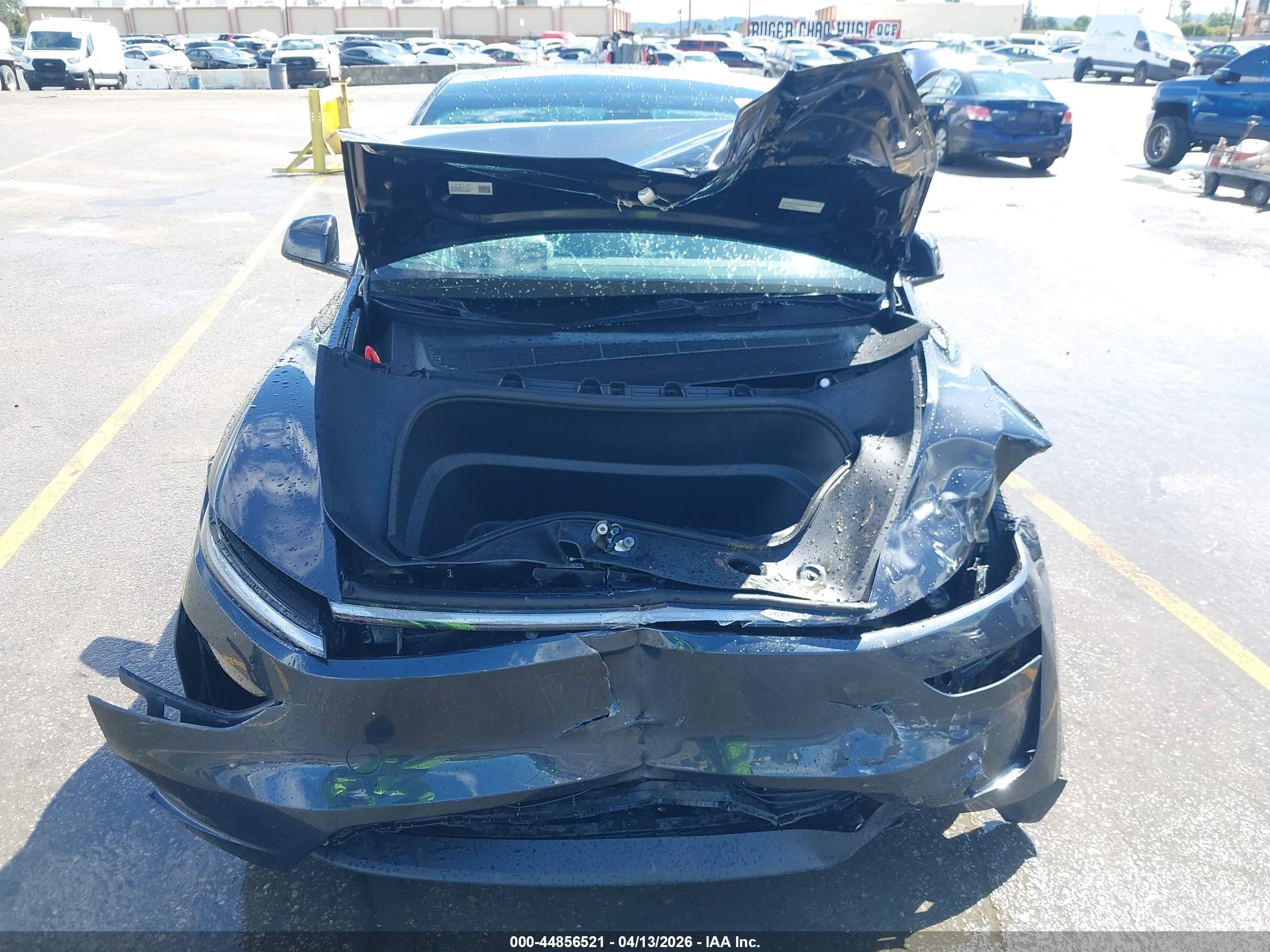 2026 Tesla Model Y All-wheel Drive/long Range Launch Series/premium All-wheel Drive Gray vin: 7SAYGDEE6TF571317