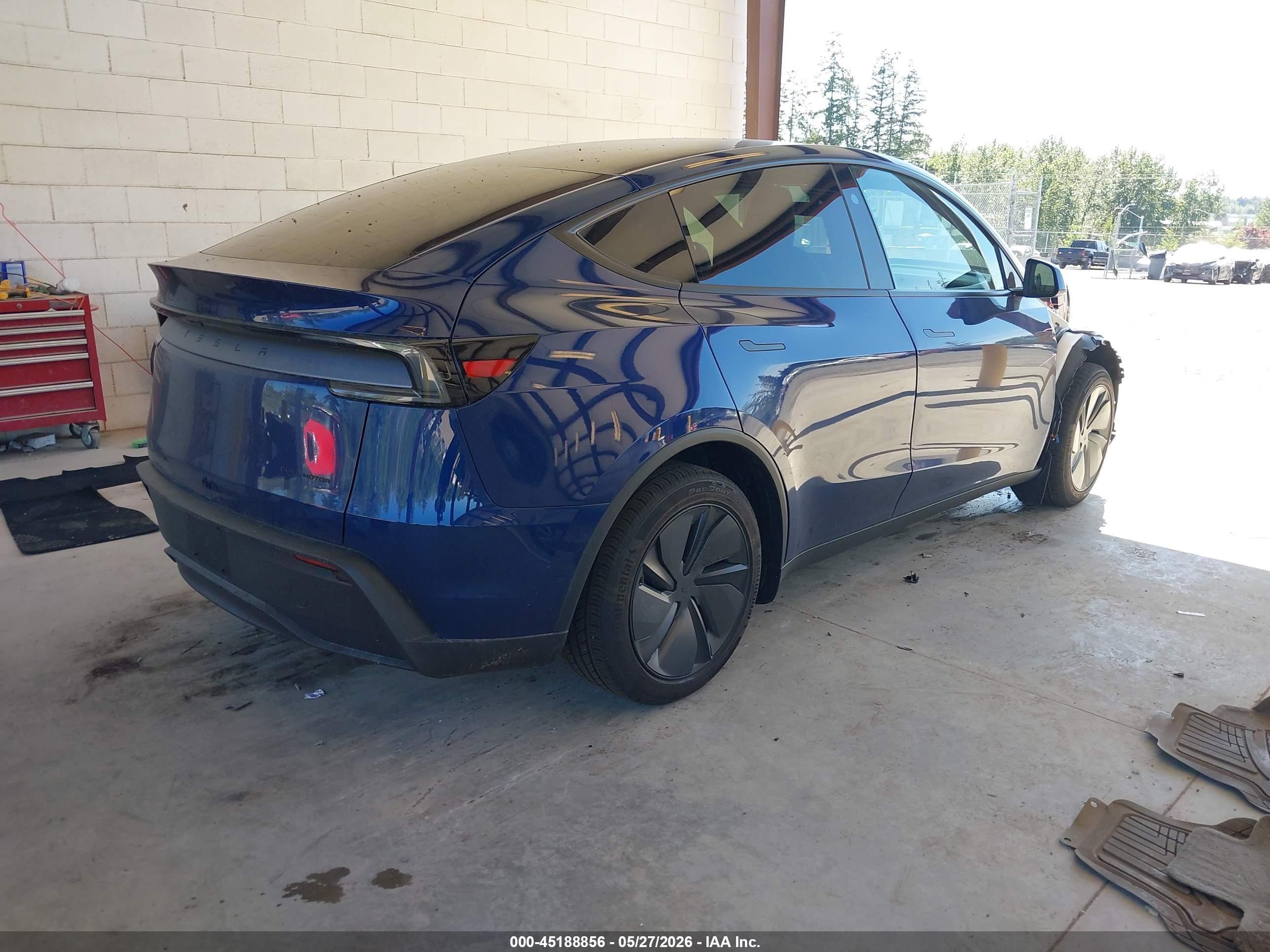 2026 Tesla Model Y All-wheel Drive/long Range Launch Series/premium Blue vin: 7SAYGDEE6TF579997