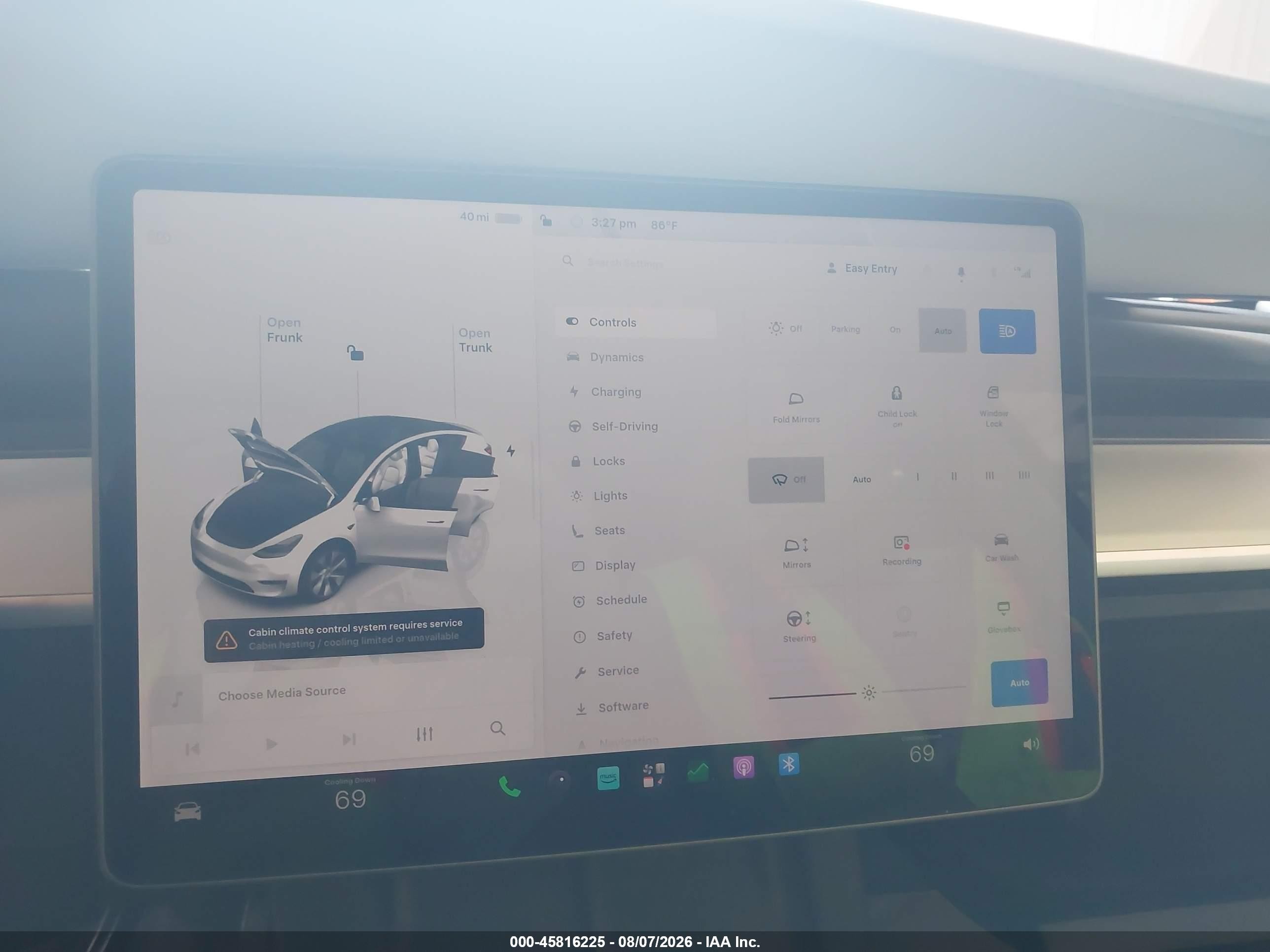 2023 Tesla Model Y Awd/long Range Dual Motor All-wheel Drive White vin: 7SAYGDEE7PF619509