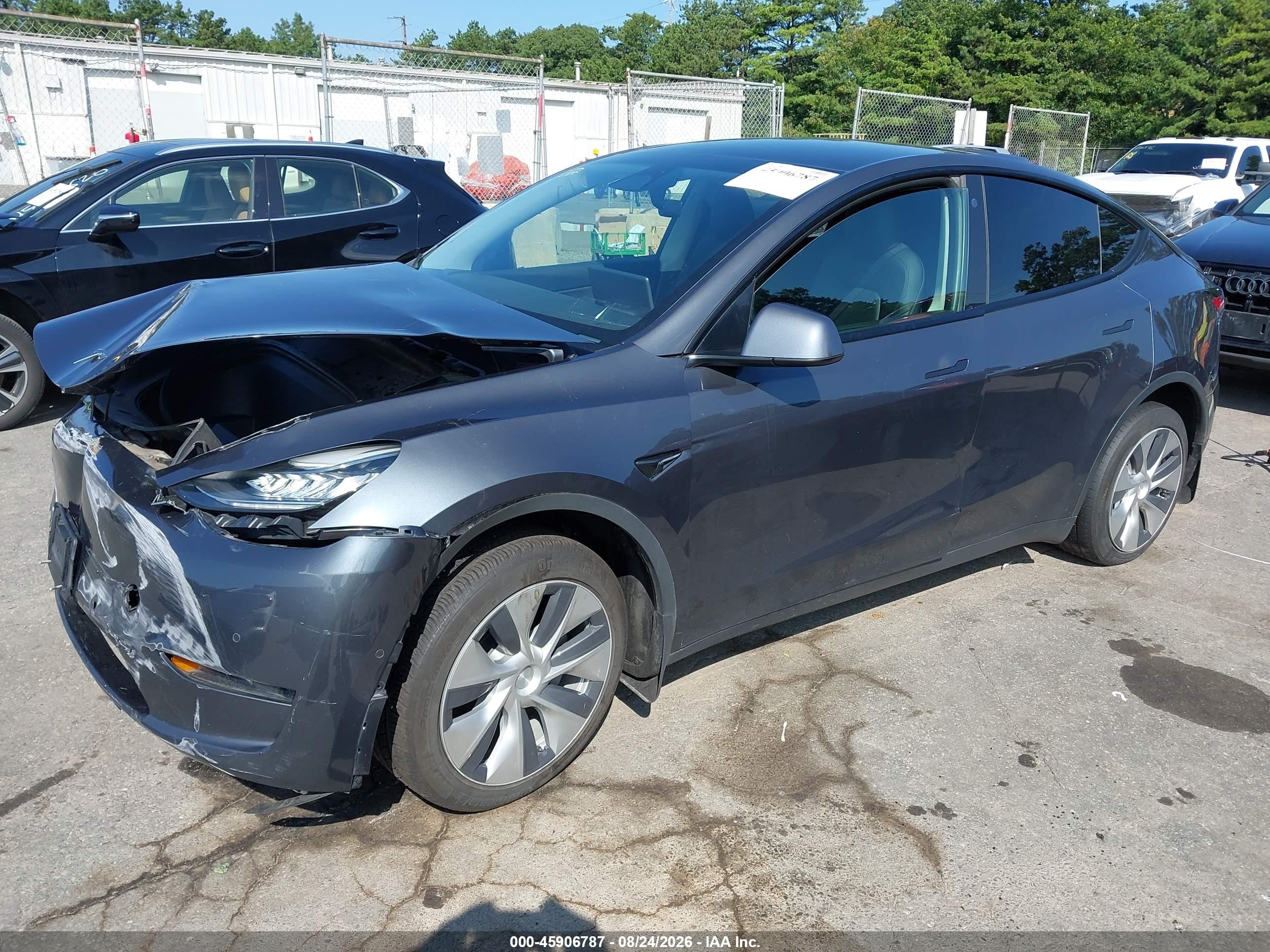 2022 Tesla Model Y Long Range Dual Motor All-wheel Drive Gray vin: 7SAYGDEE8NF354029