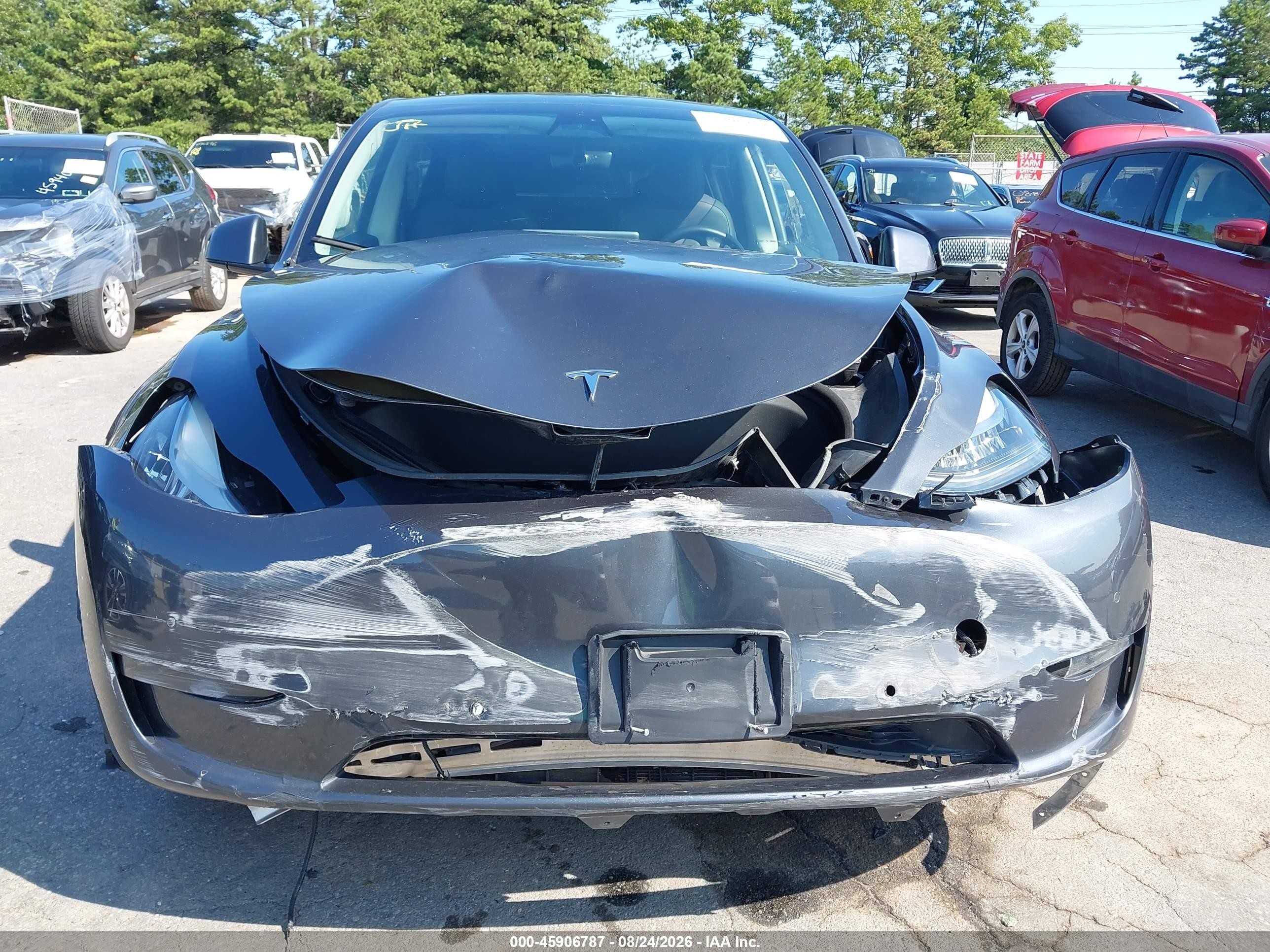 2022 Tesla Model Y Long Range Dual Motor All-wheel Drive Gray vin: 7SAYGDEE8NF354029