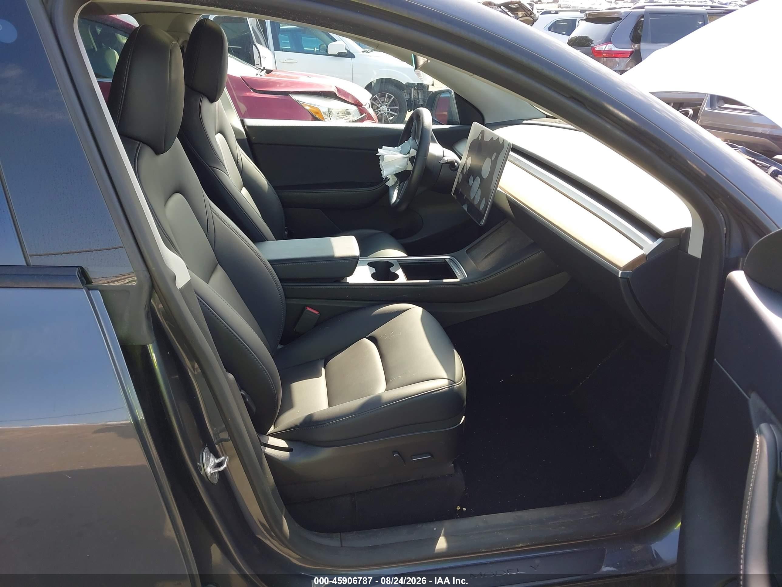 2022 Tesla Model Y Long Range Dual Motor All-wheel Drive Gray vin: 7SAYGDEE8NF354029
