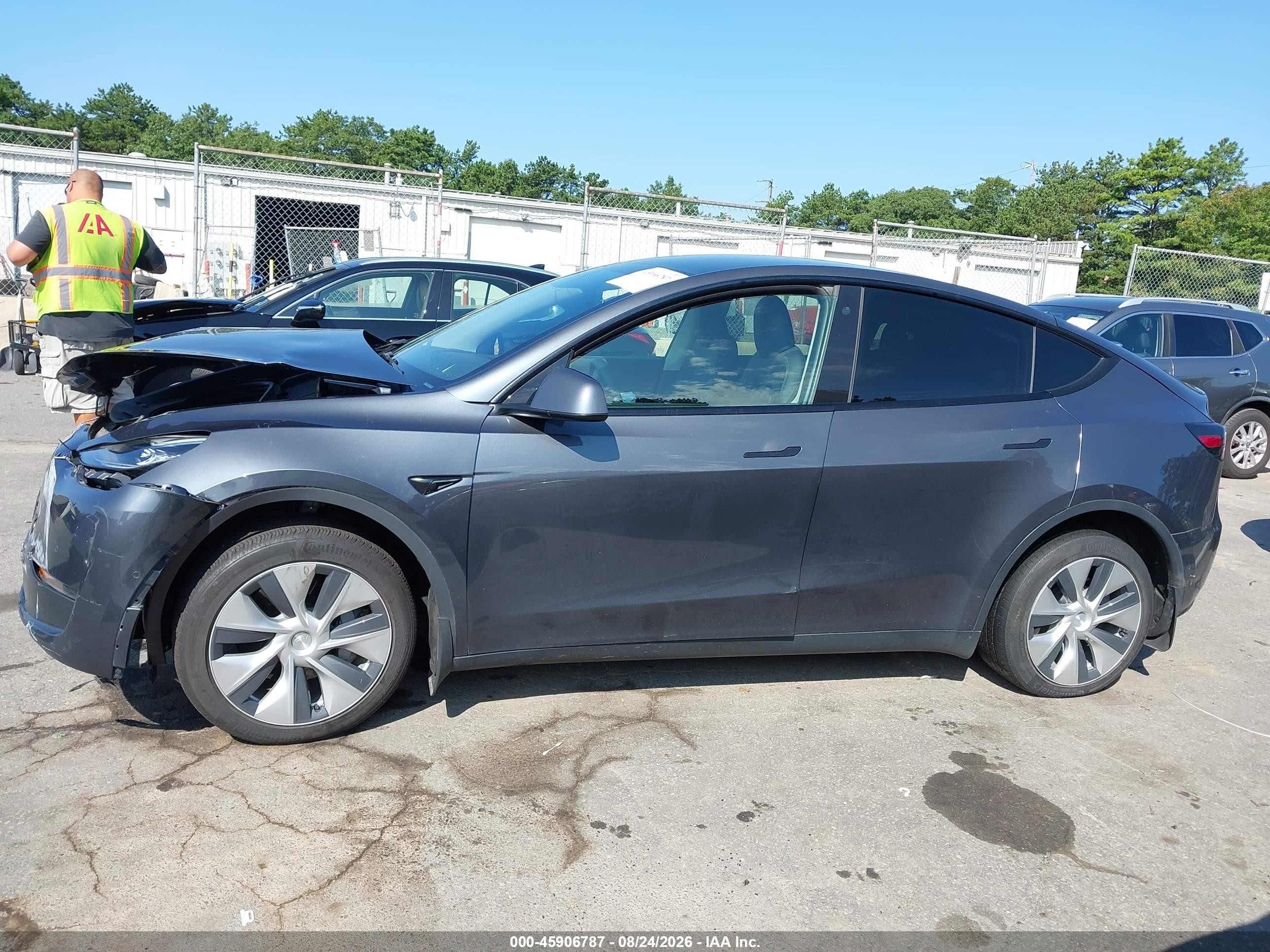 2022 Tesla Model Y Long Range Dual Motor All-wheel Drive Gray vin: 7SAYGDEE8NF354029