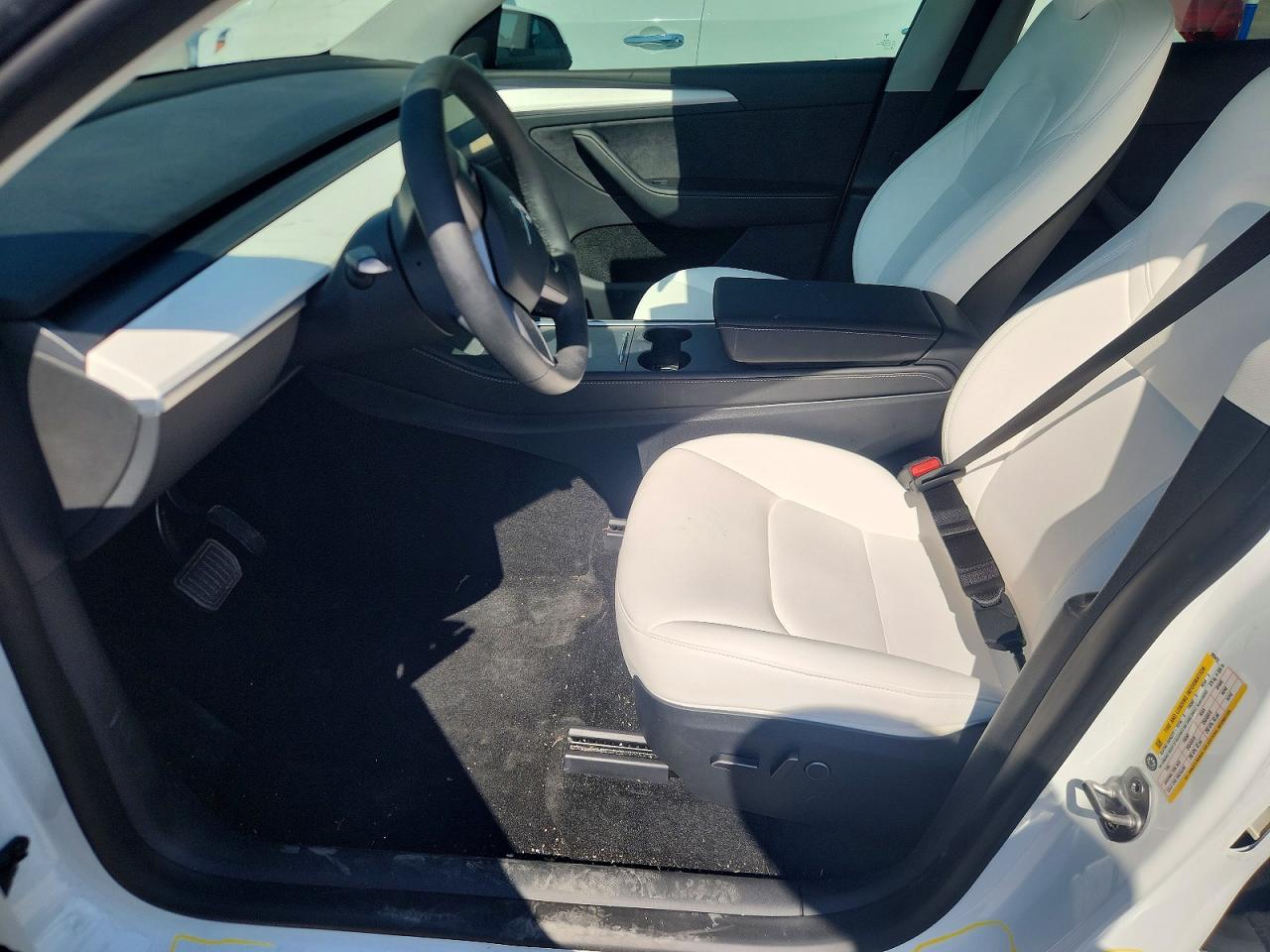 2023 Tesla Model Y White vin: 7SAYGDEE8PA095431