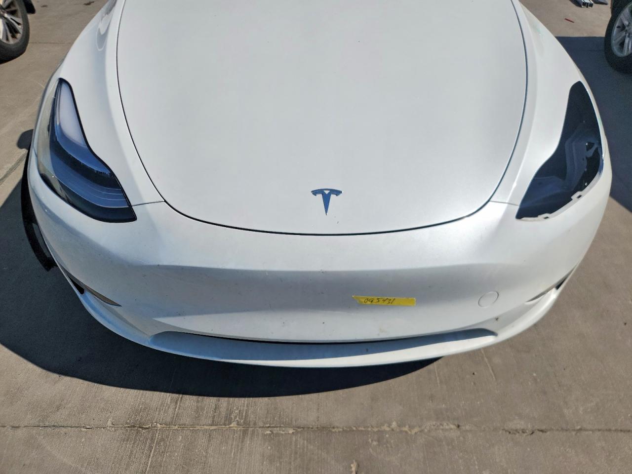 2023 Tesla Model Y White vin: 7SAYGDEE8PA095431