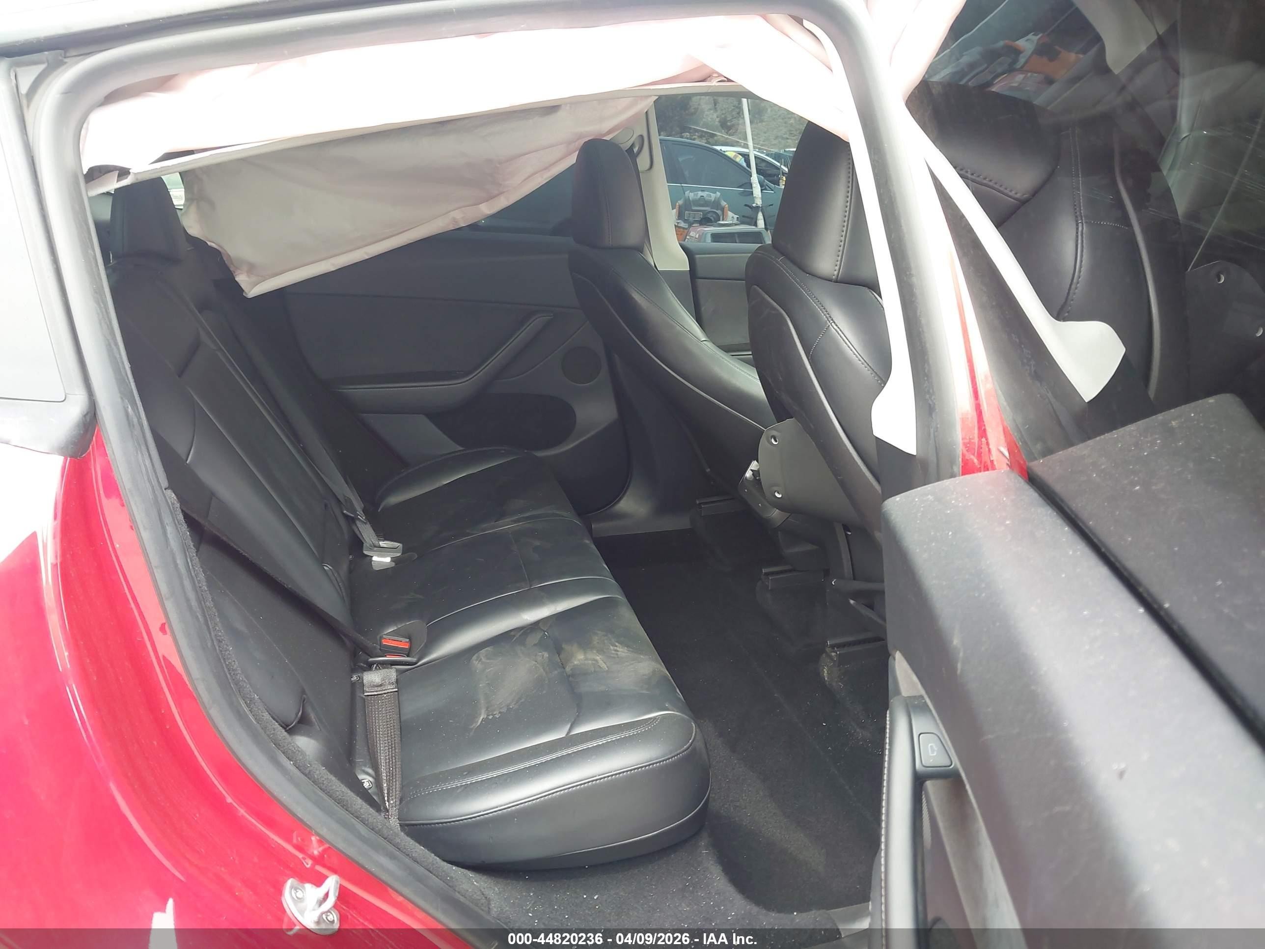 2023 Tesla Model Y   Red vin: 7SAYGDEE8PA118674