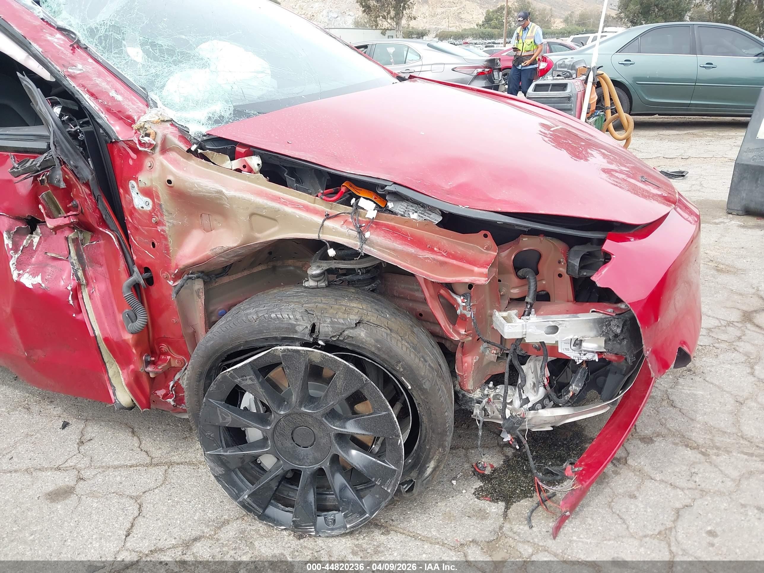 2023 Tesla Model Y   Red vin: 7SAYGDEE8PA118674