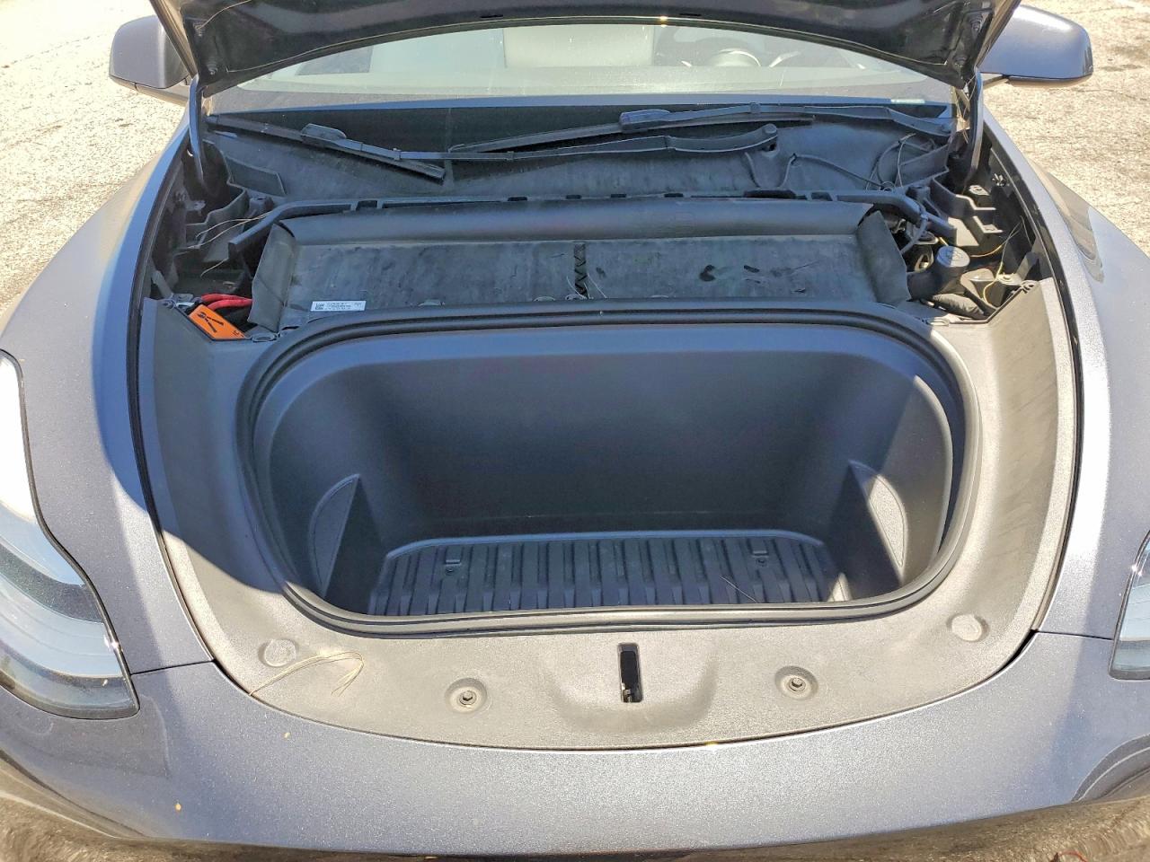 2023 Tesla Model Y Серый vin: 7SAYGDEE8PA153151