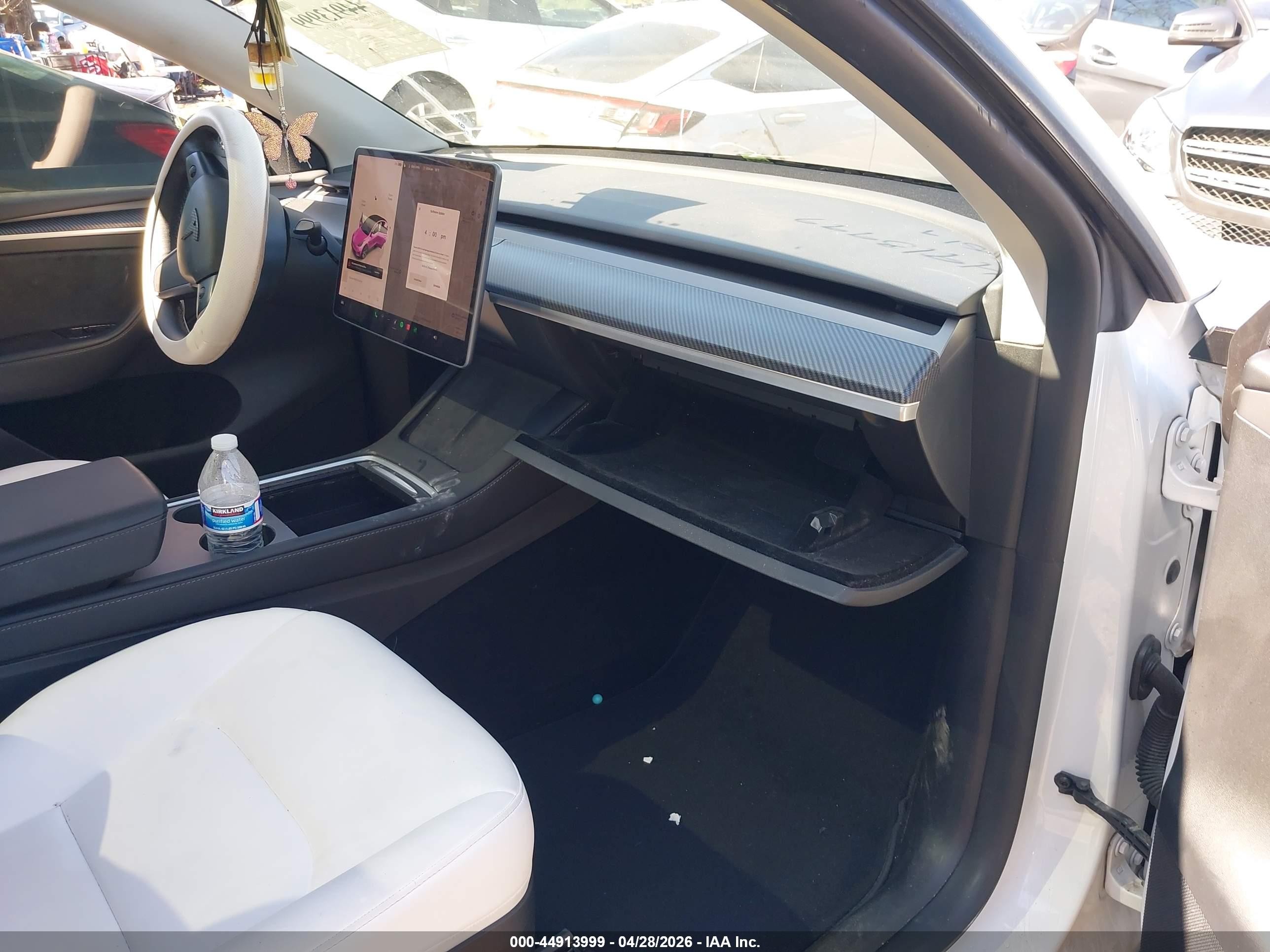 2023 Tesla Model Y Awd/long Range Dual Motor All-wheel Drive White vin: 7SAYGDEE8PF802868