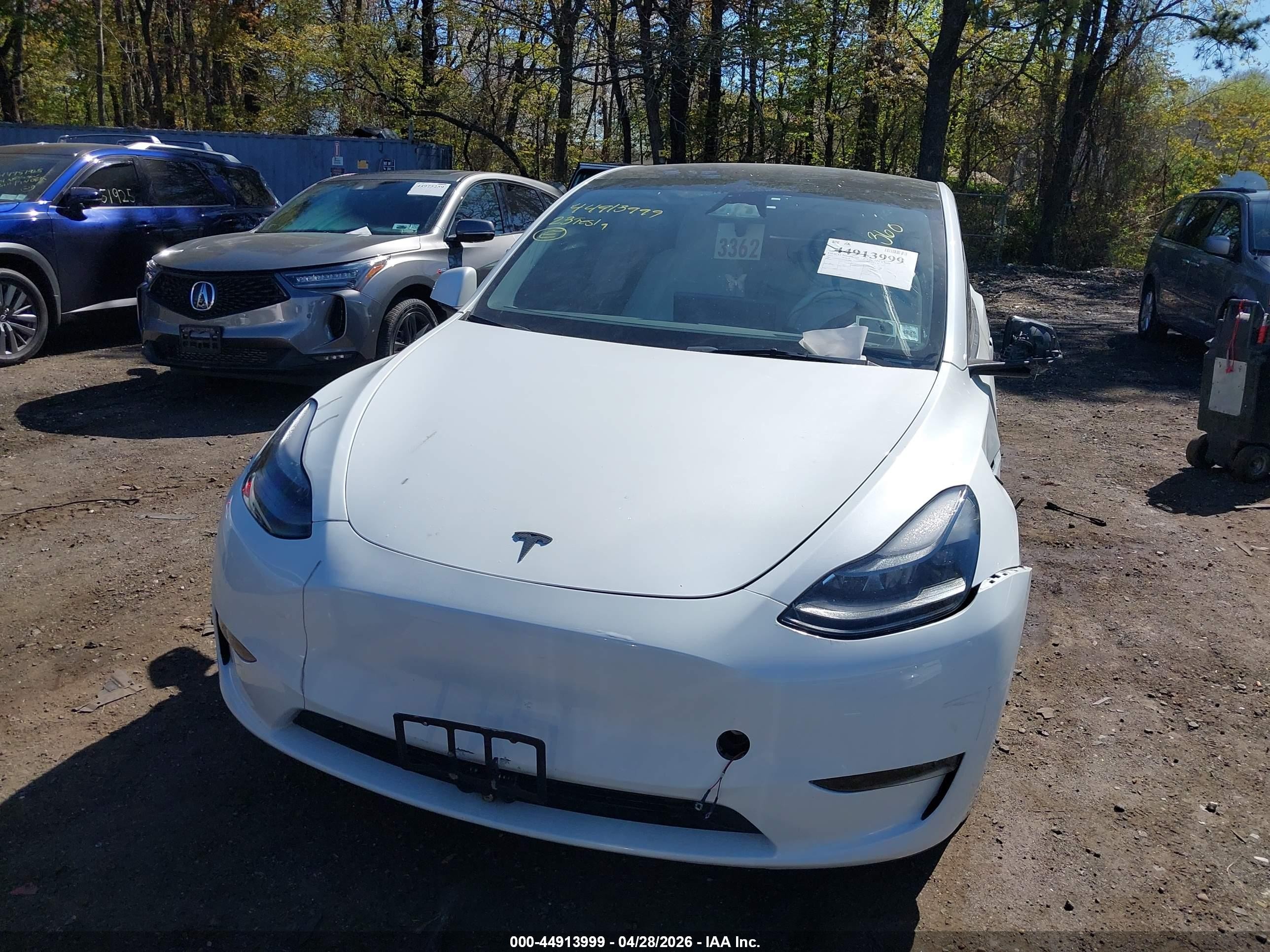 2023 Tesla Model Y Awd/long Range Dual Motor All-wheel Drive White vin: 7SAYGDEE8PF802868