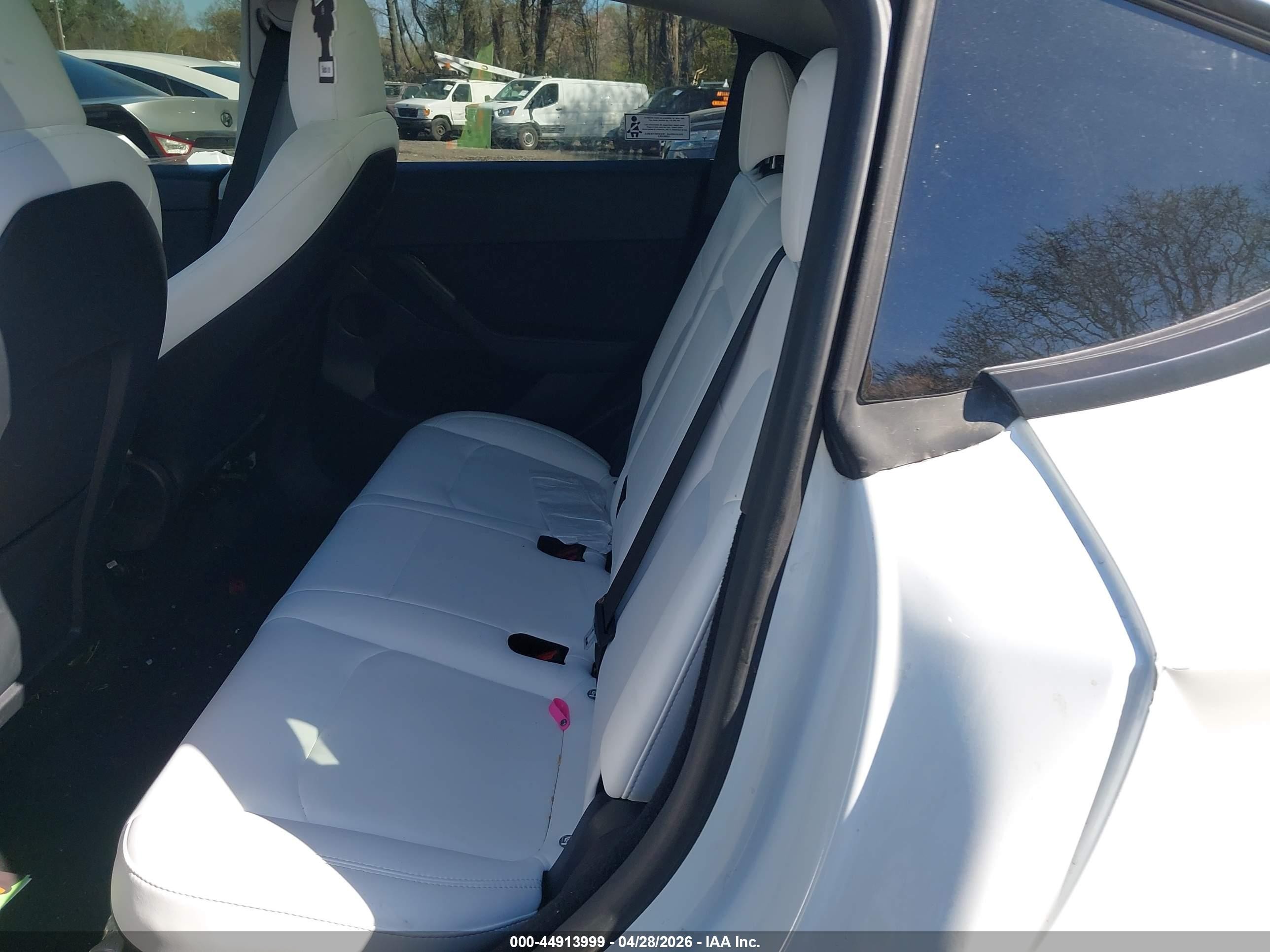2023 Tesla Model Y Awd/long Range Dual Motor All-wheel Drive White vin: 7SAYGDEE8PF802868