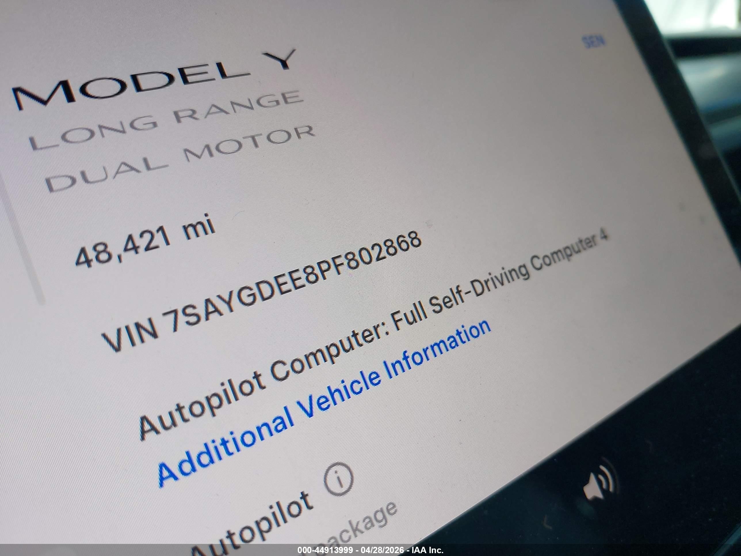2023 Tesla Model Y Awd/long Range Dual Motor All-wheel Drive White vin: 7SAYGDEE8PF802868
