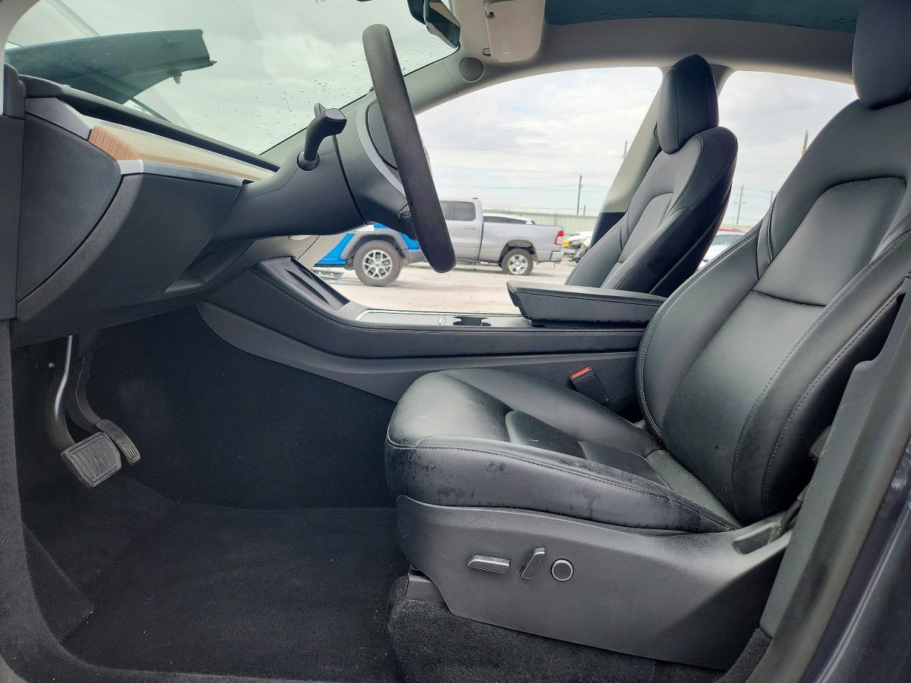 2022 Tesla Model Y Gray vin: 7SAYGDEE9NA002512