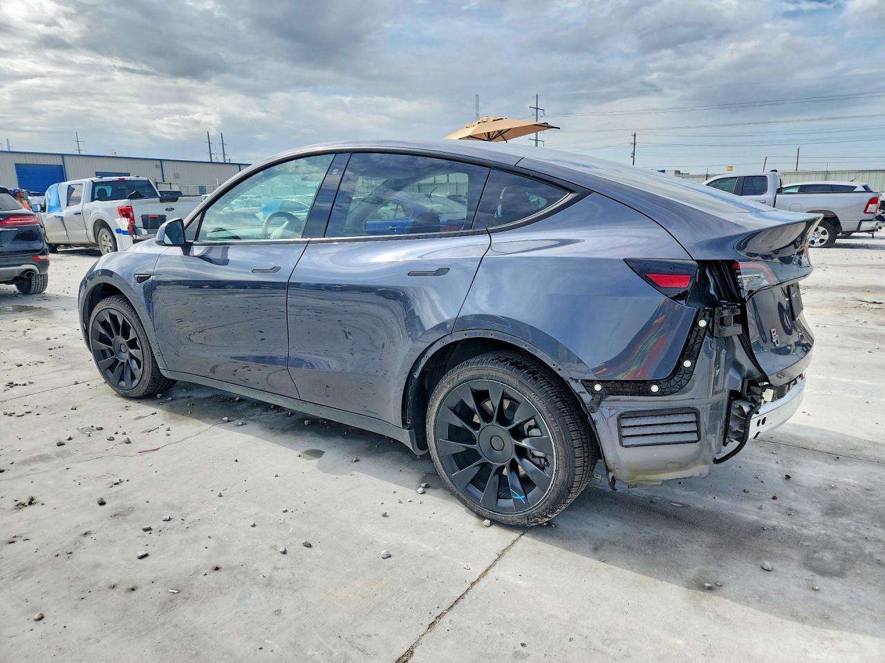 2022 Tesla Model Y Gray vin: 7SAYGDEE9NA002512
