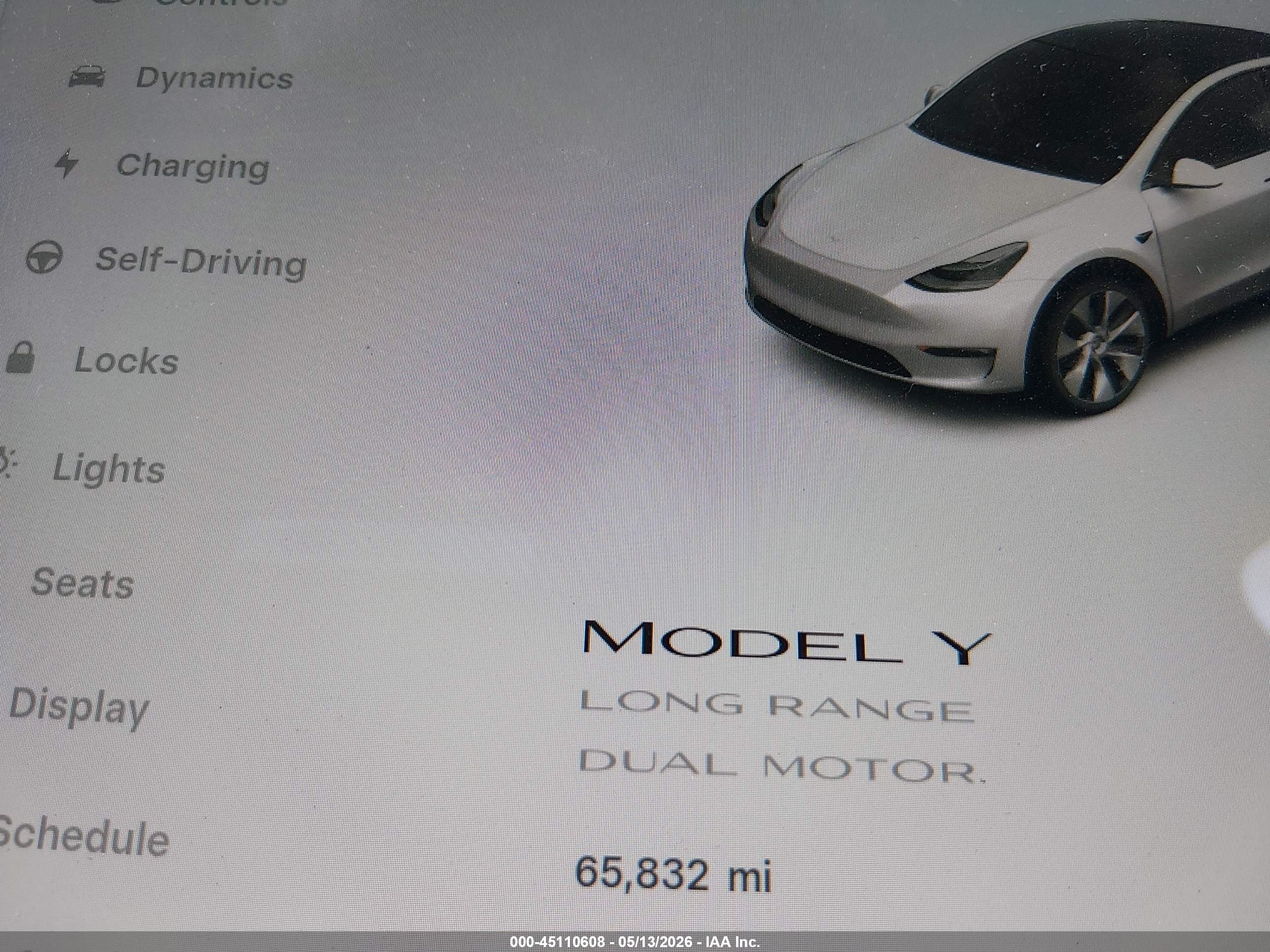 2022 Tesla Model Y Long Range Dual Motor All-wheel Drive White vin: 7SAYGDEE9NF336655