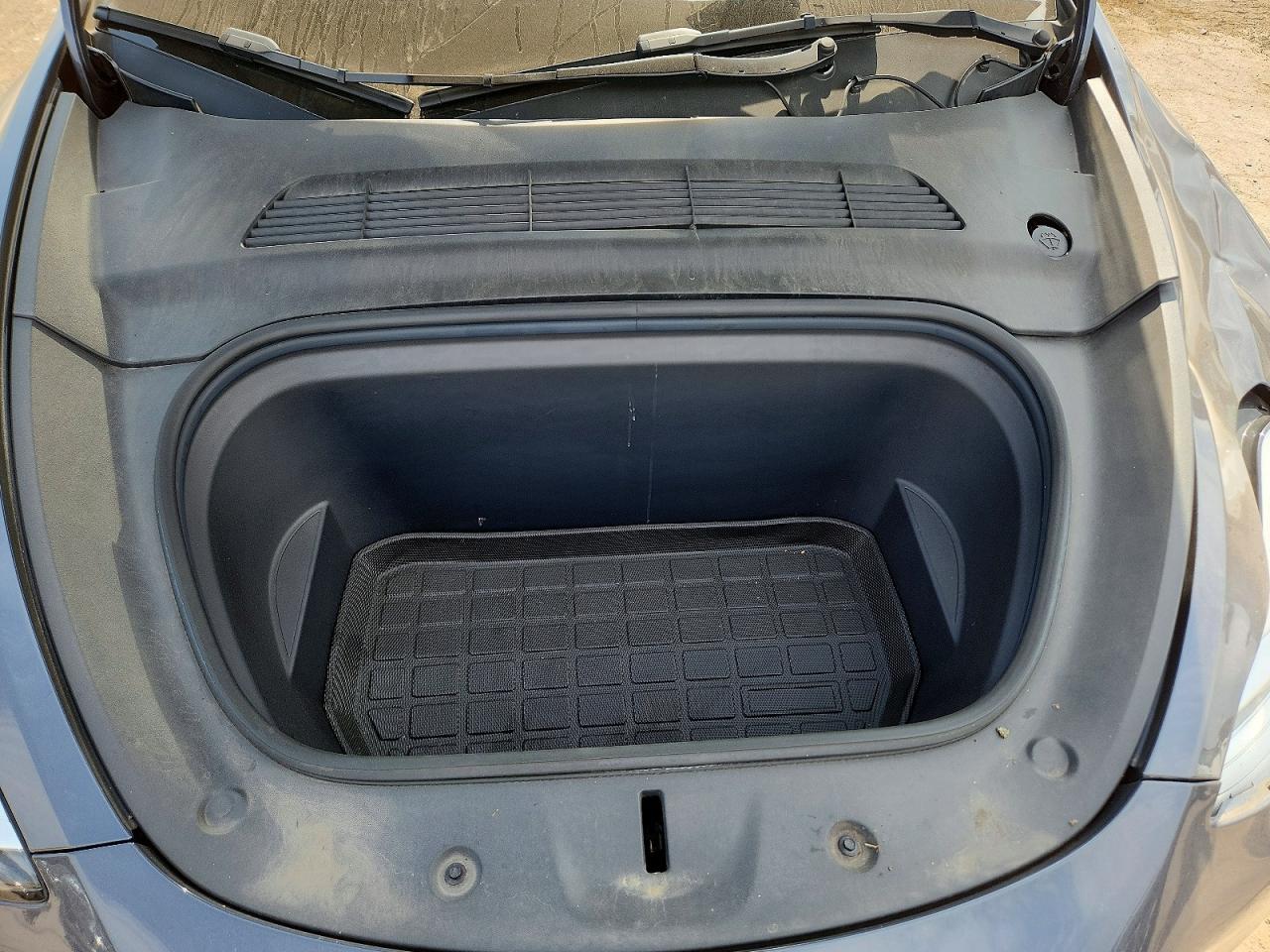 2023 Tesla Model Y Gray vin: 7SAYGDEE9PA041815