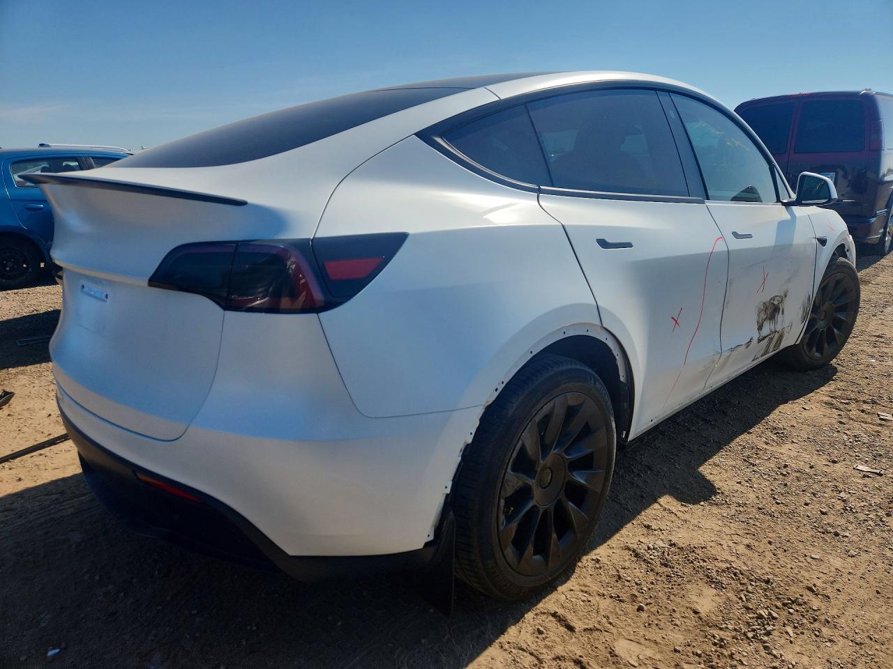 2023 Tesla Model Y Белый vin: 7SAYGDEE9PF755155