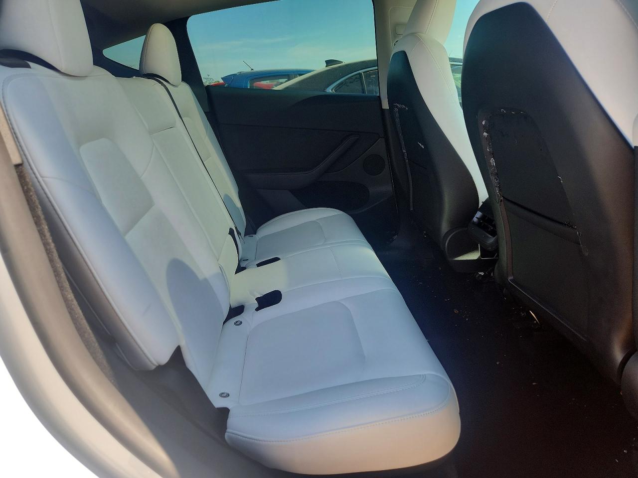 2023 Tesla Model Y Белый vin: 7SAYGDEE9PF755155