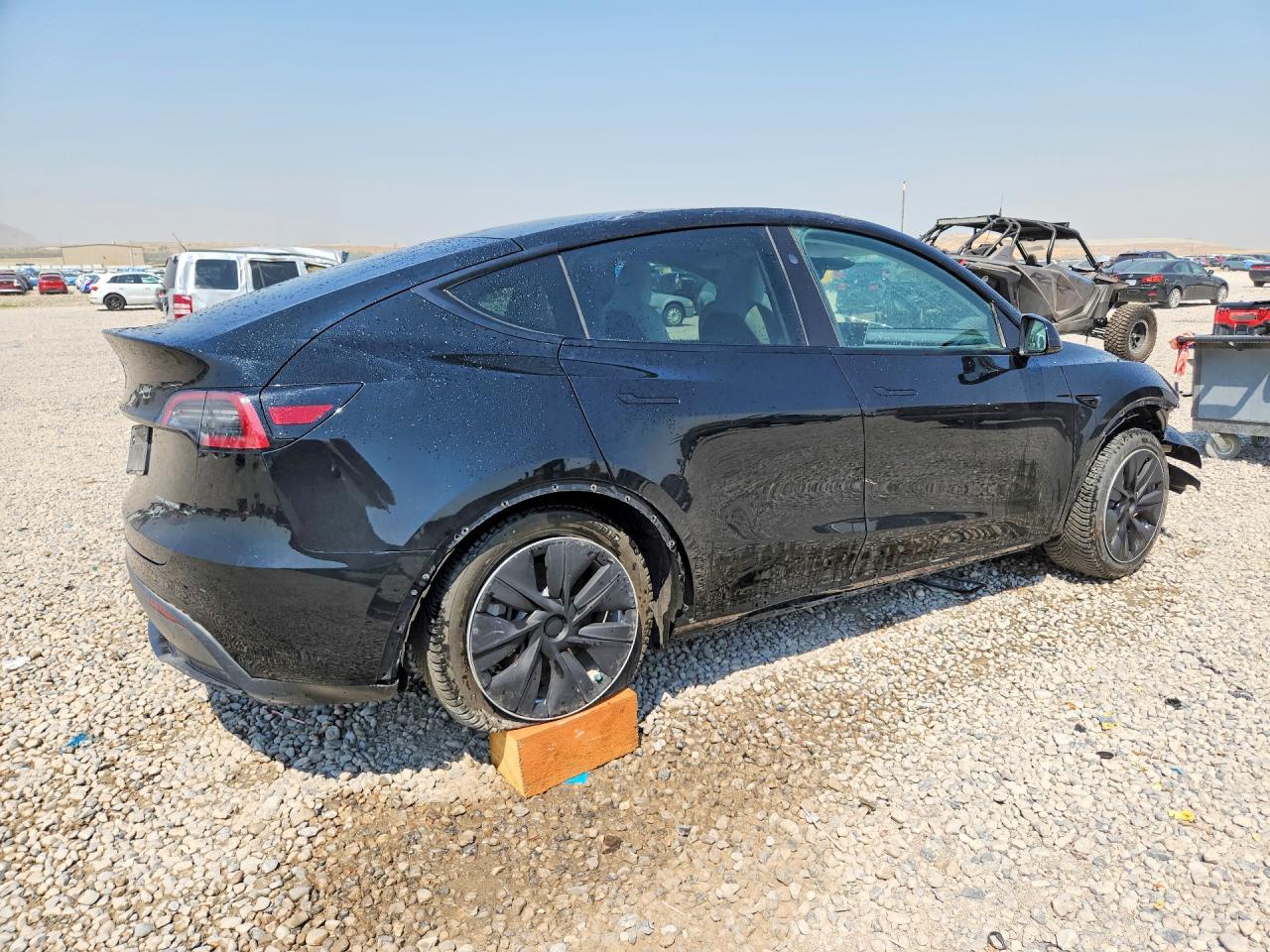 2023 Tesla Model Y Black vin: 7SAYGDEE9PF886330
