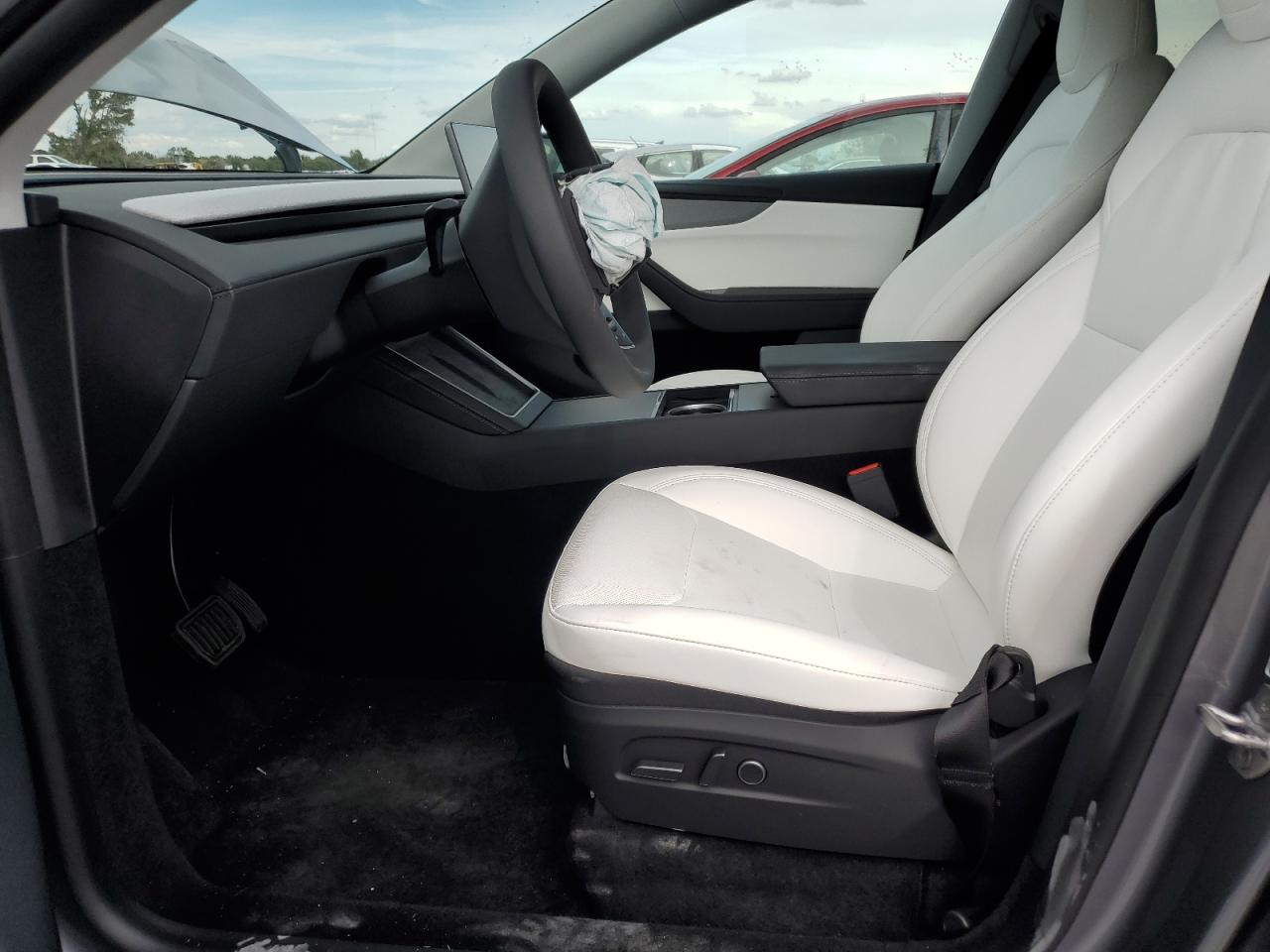 2026 Tesla Model Y Gray vin: 7SAYGDEE9TA464906