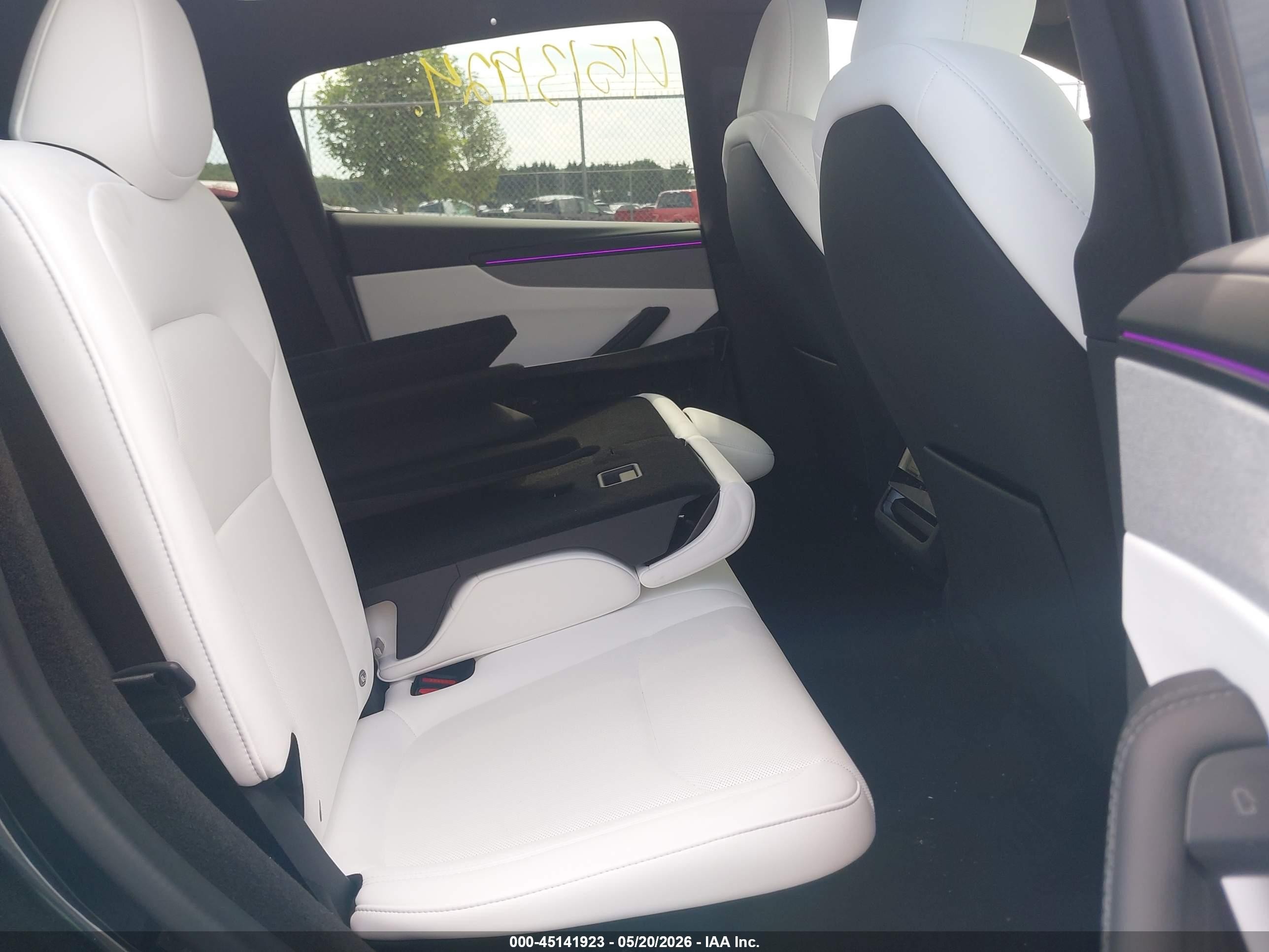 2026 Tesla Model Y All-wheel Drive/long Range Launch Series/premium All-wheel Drive Серый vin: 7SAYGDEE9TA667147