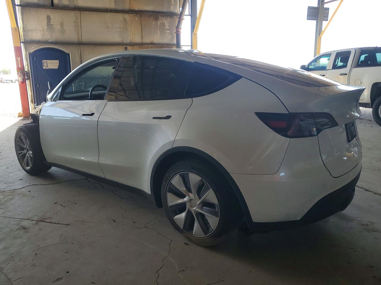 2023 Tesla Model Y White vin: 7SAYGDEEXPA093048
