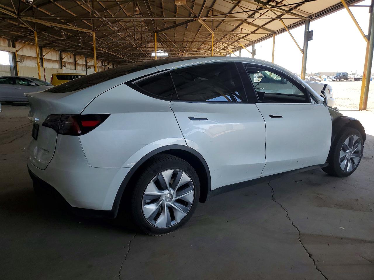 2023 Tesla Model Y White vin: 7SAYGDEEXPA093048