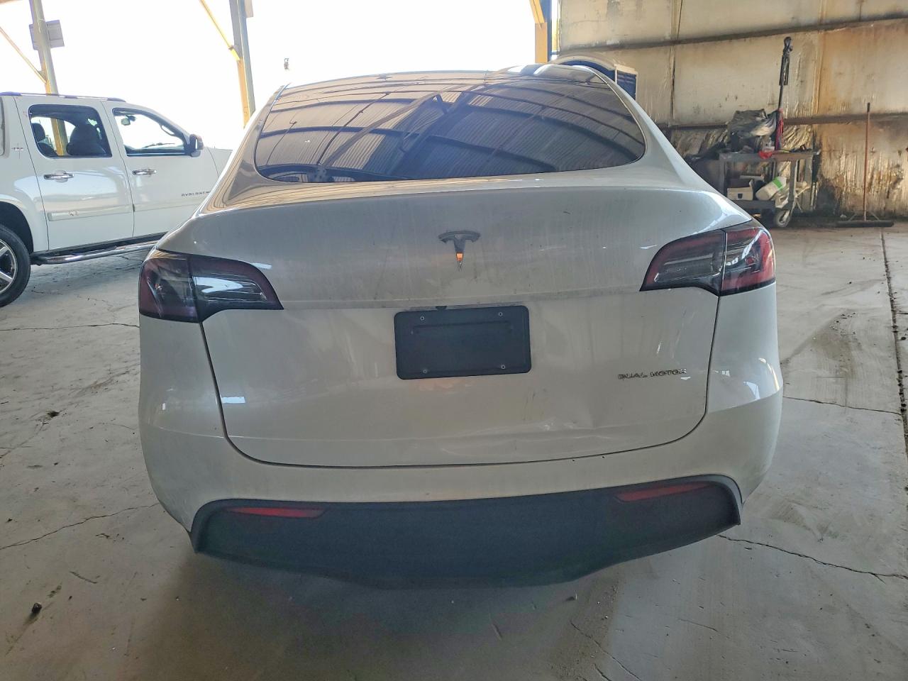2023 Tesla Model Y White vin: 7SAYGDEEXPA093048
