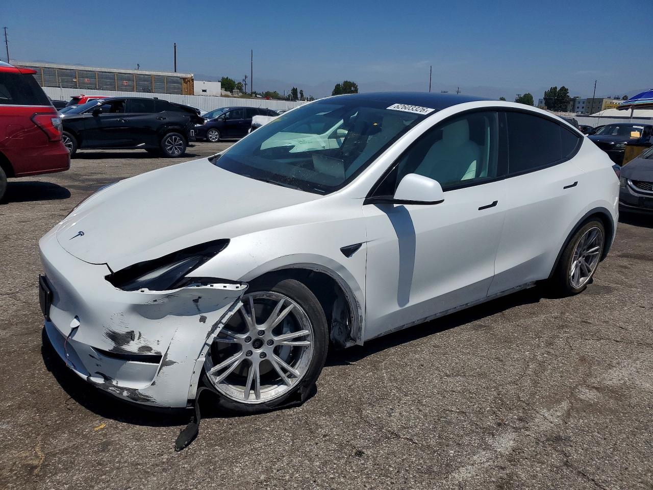 2023 Tesla Model Y White vin: 7SAYGDEEXPF630262