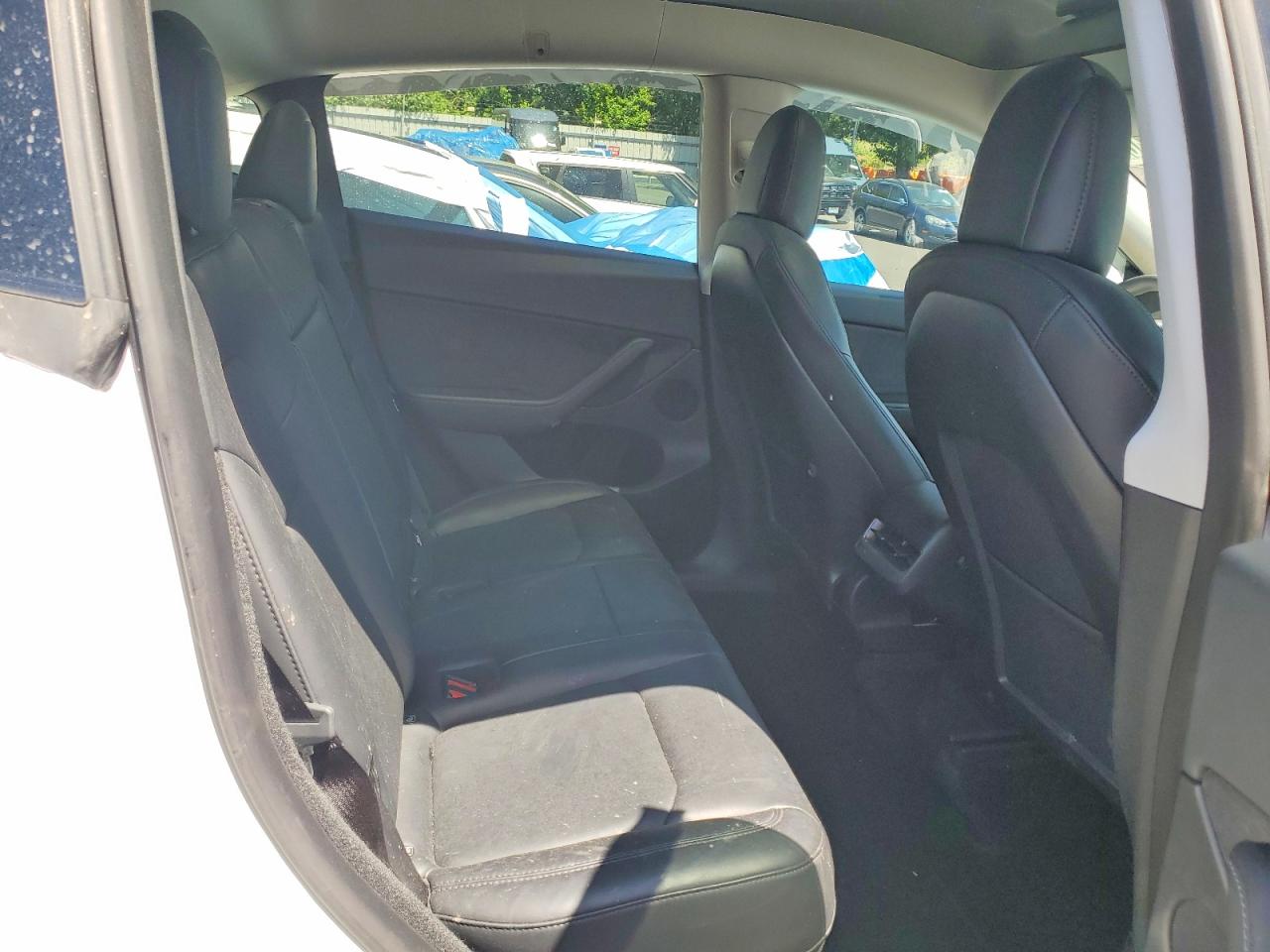 2023 Tesla Model Y White vin: 7SAYGDEEXPF637972