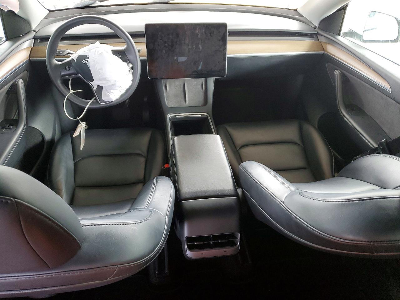 2023 Tesla Model Y White vin: 7SAYGDEEXPF638958