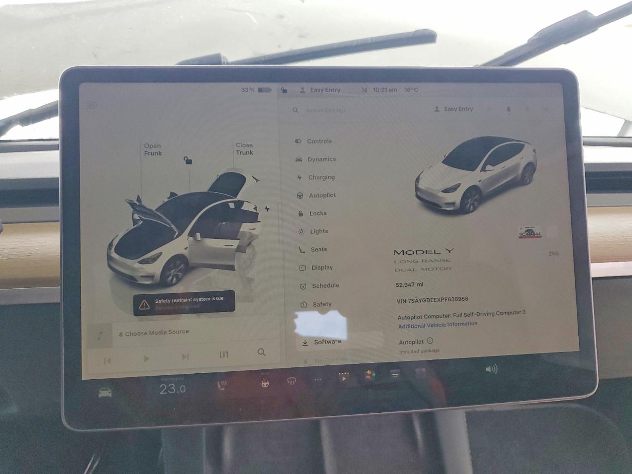2023 Tesla Model Y White vin: 7SAYGDEEXPF638958