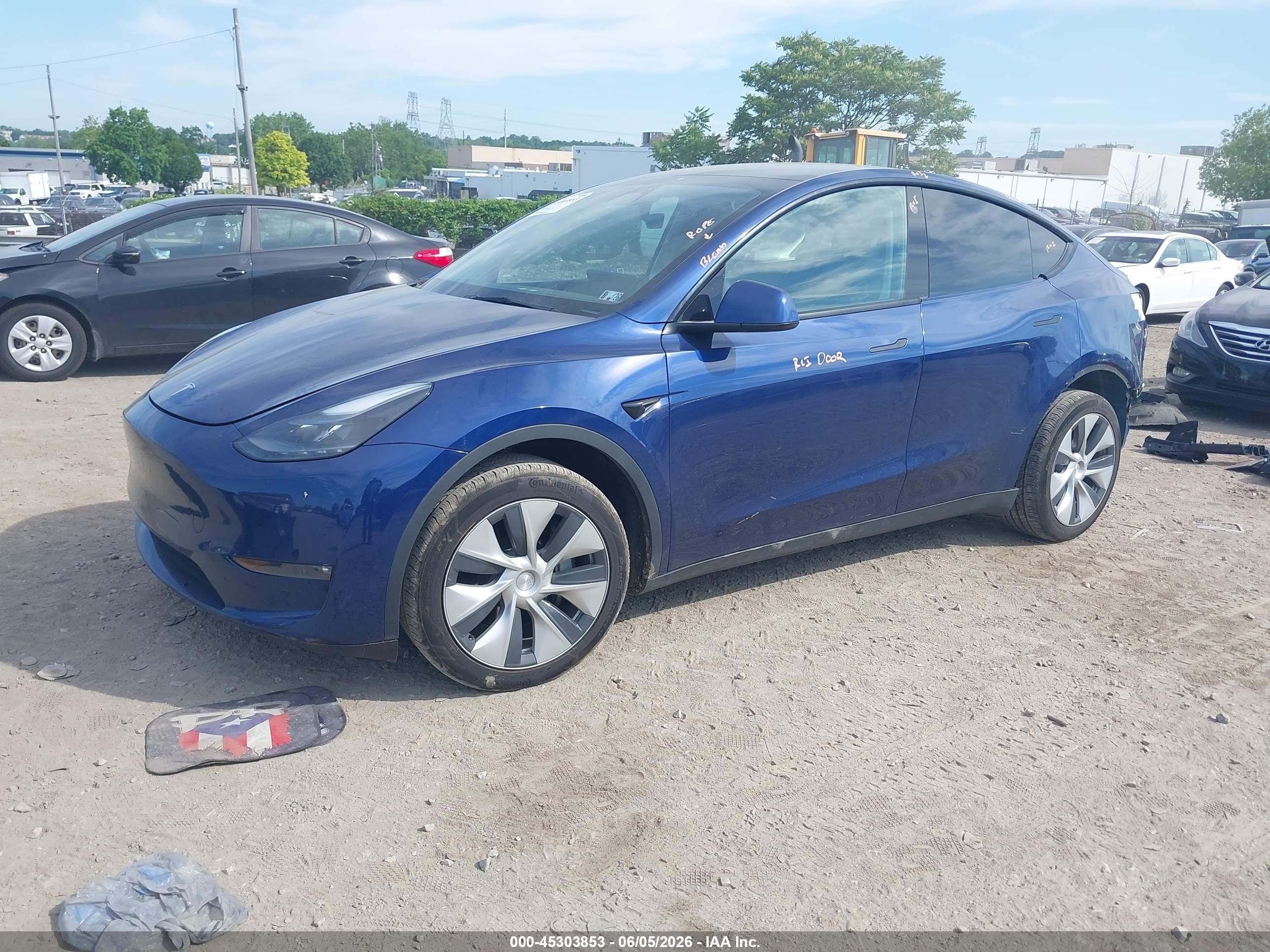 2023 Tesla Model Y Awd/long Range Dual Motor All-wheel Drive Dark Blue vin: 7SAYGDEEXPF702271